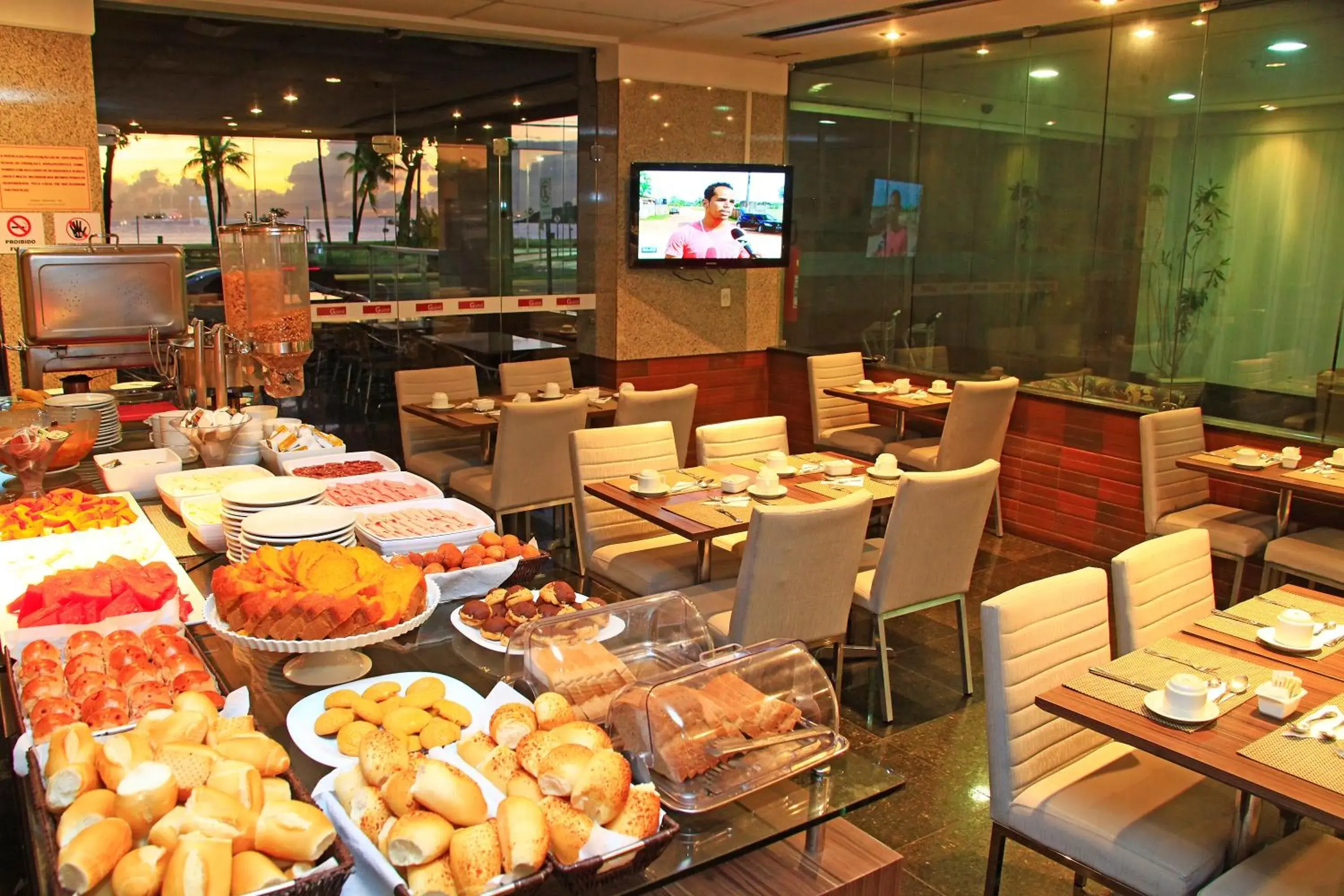 Restaurant/places to eat in Vitoria Praia Hotel Restaurant/places to eat in Vitoria Praia Hotel