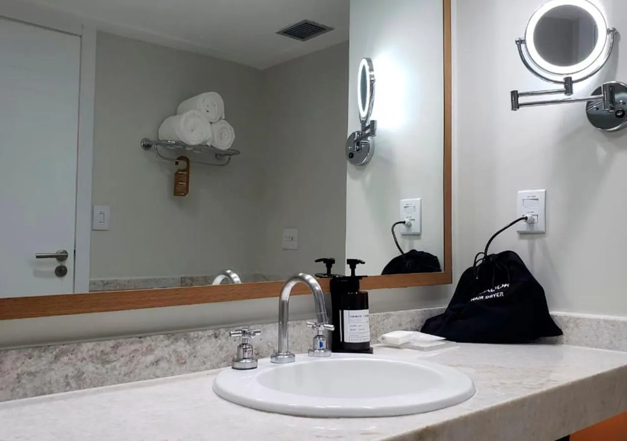 Bathroom in Vidam Hotel Aracaju - Transamerica Collection