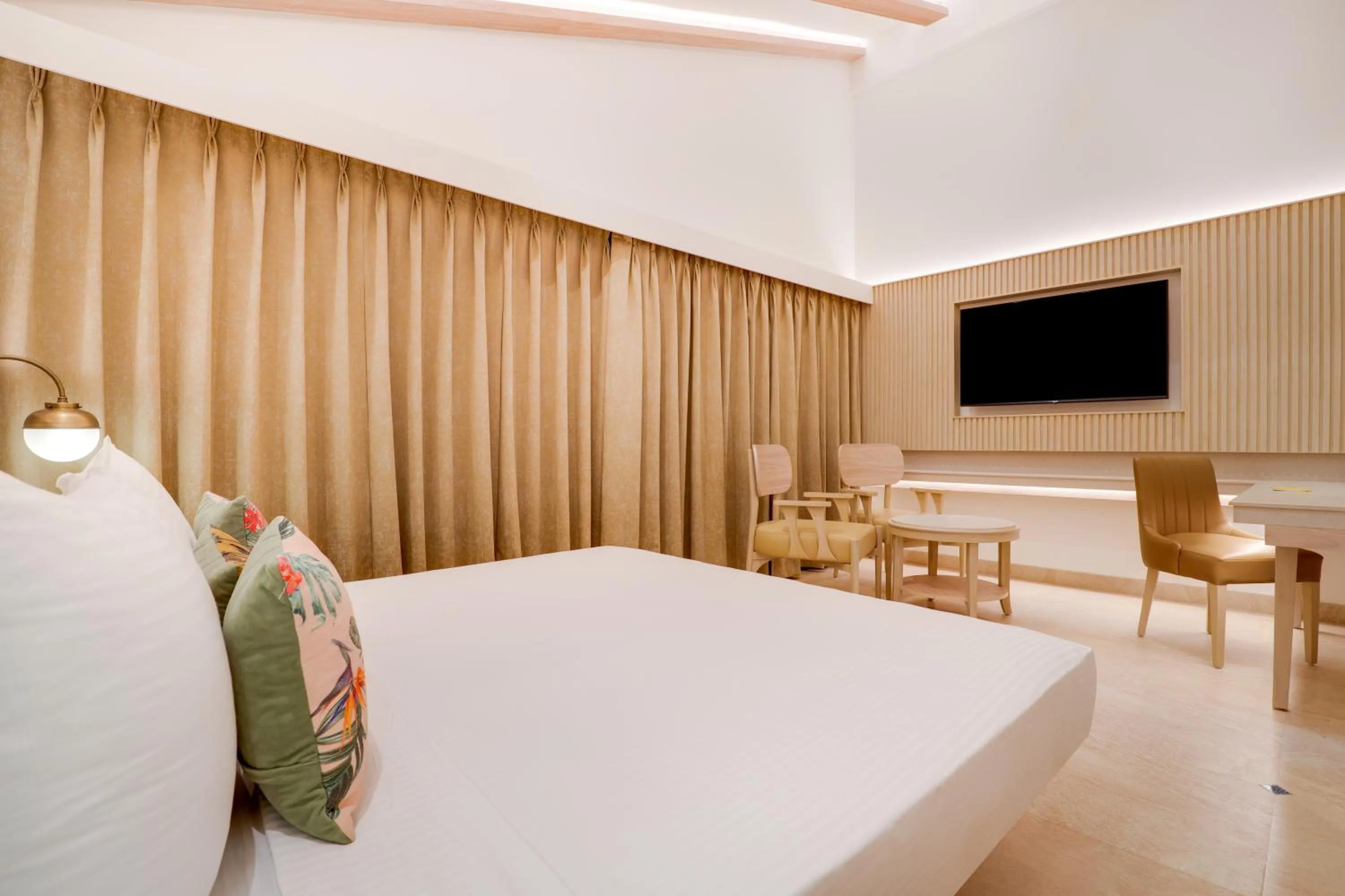 Bedroom, Bed in Lemon Tree Amarante Beach Resort, Goa