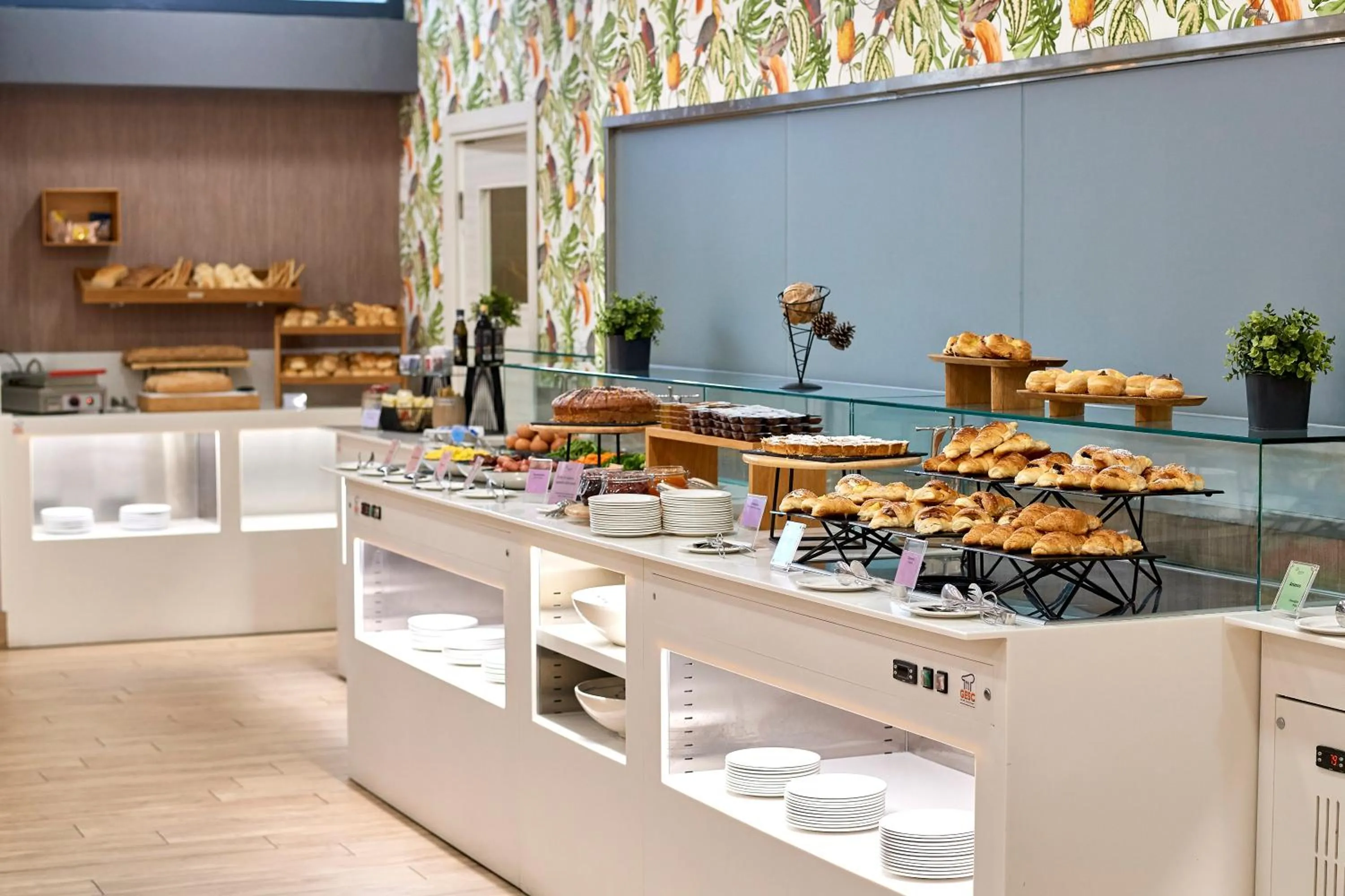 Buffet breakfast in Occidental Aurelia