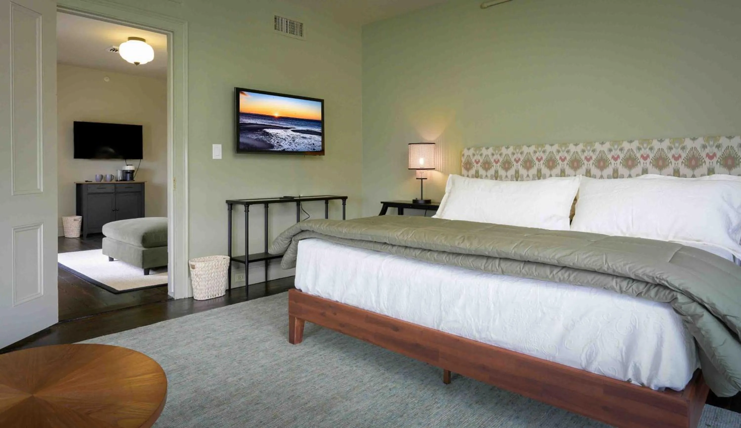 Bedroom, Bed in Station Inn Pawling