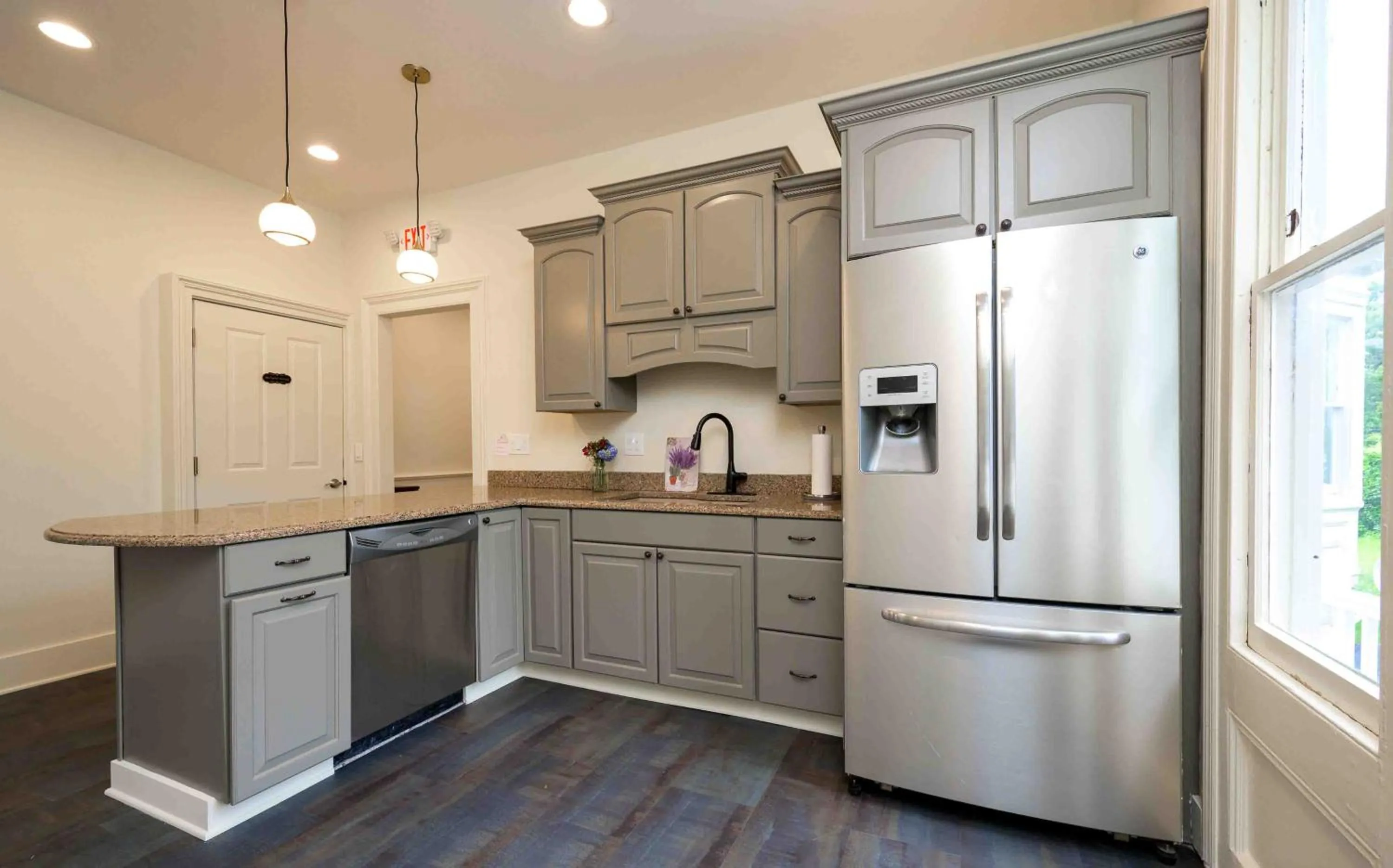 Communal kitchen in Station Inn Pawling