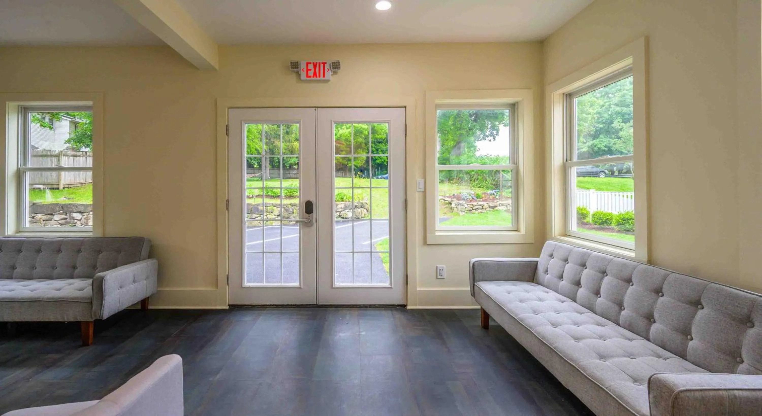 Communal lounge/ TV room in Station Inn Pawling