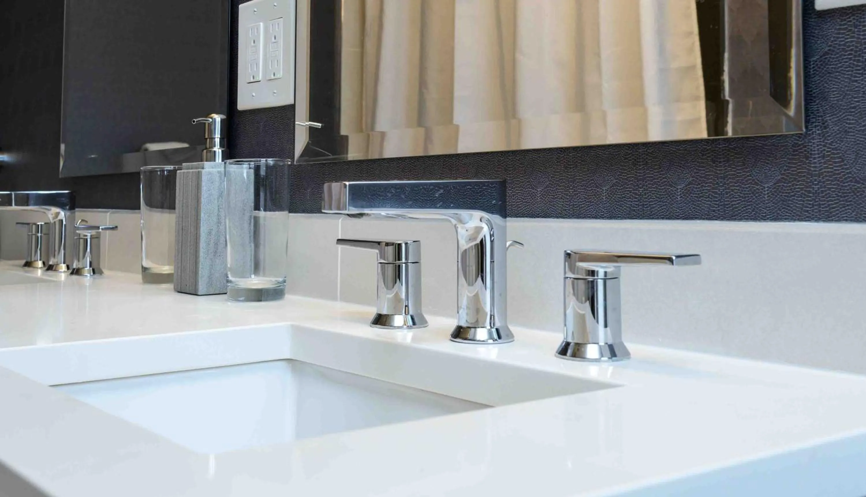 Bathroom in Station Inn Pawling