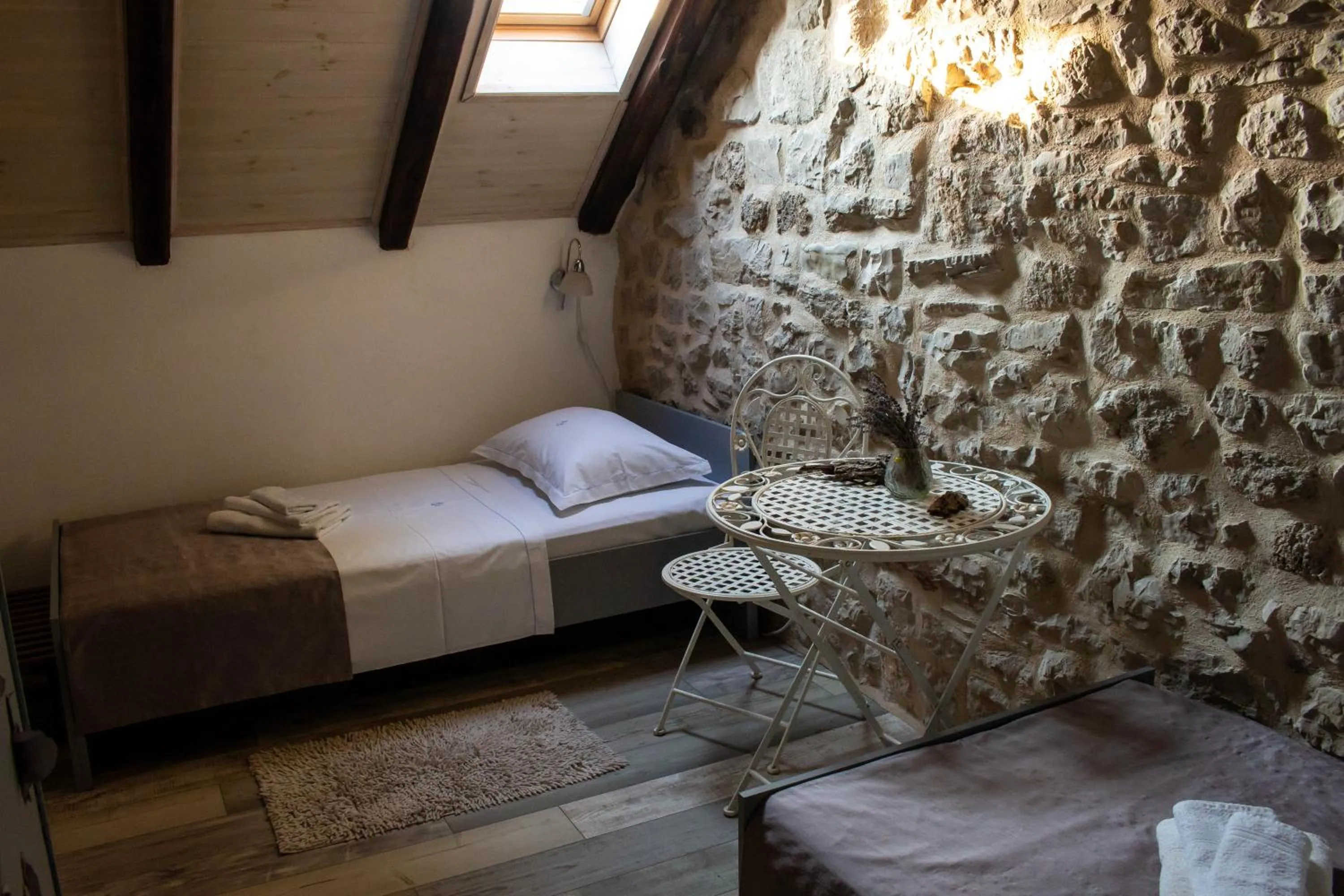 Bedroom, Bed in Villa Cindro House