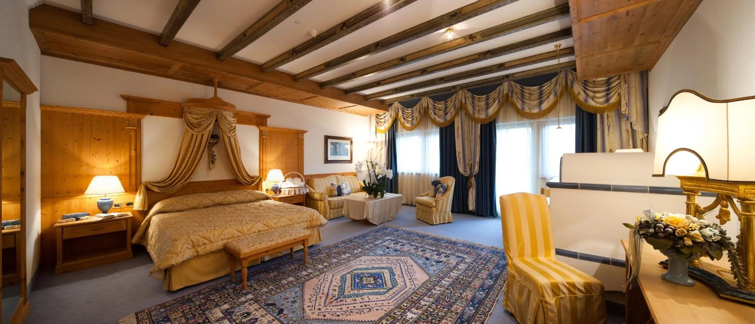 Bedroom, Bed in Hotel Sassongher