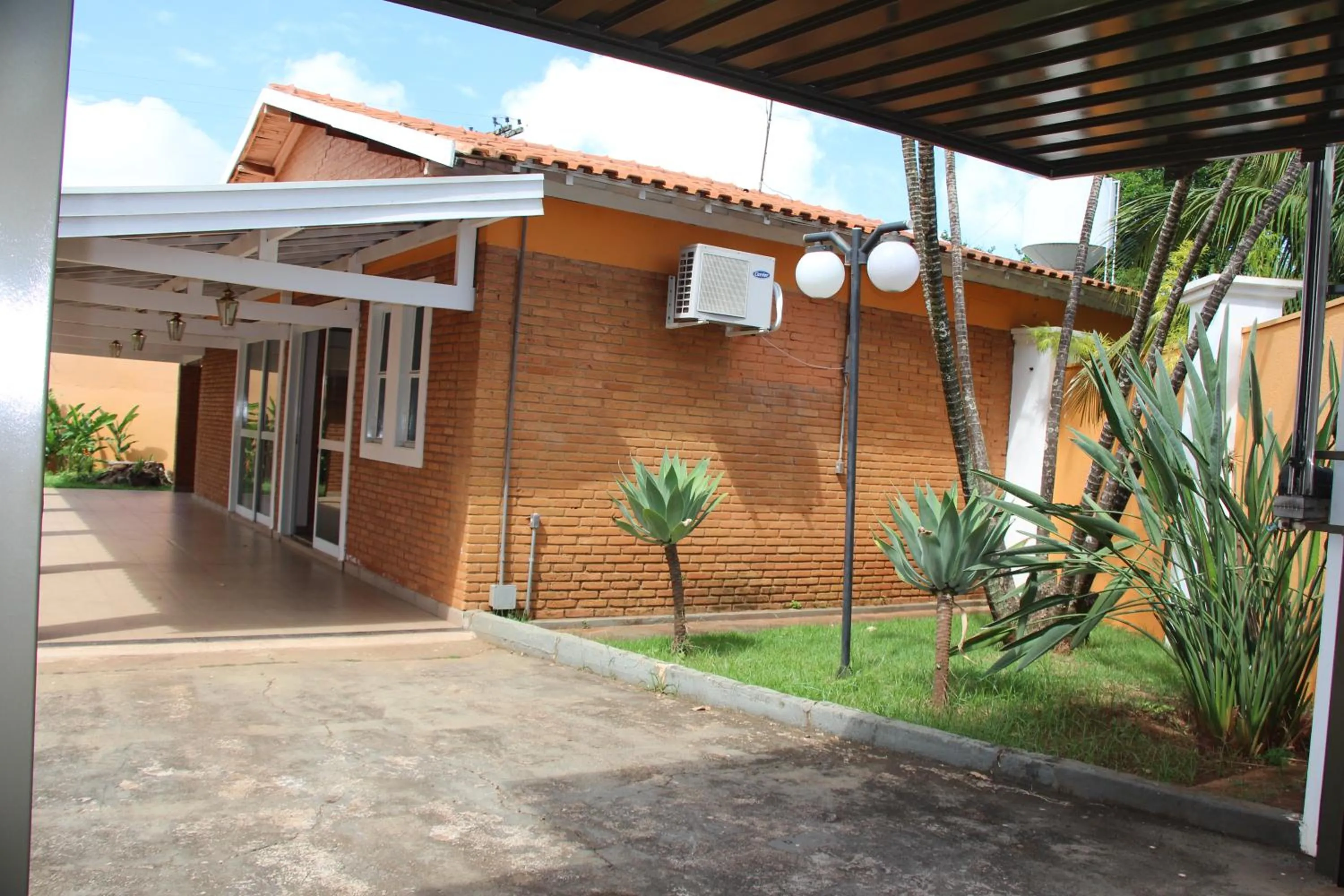 Paradise Inn Hotel