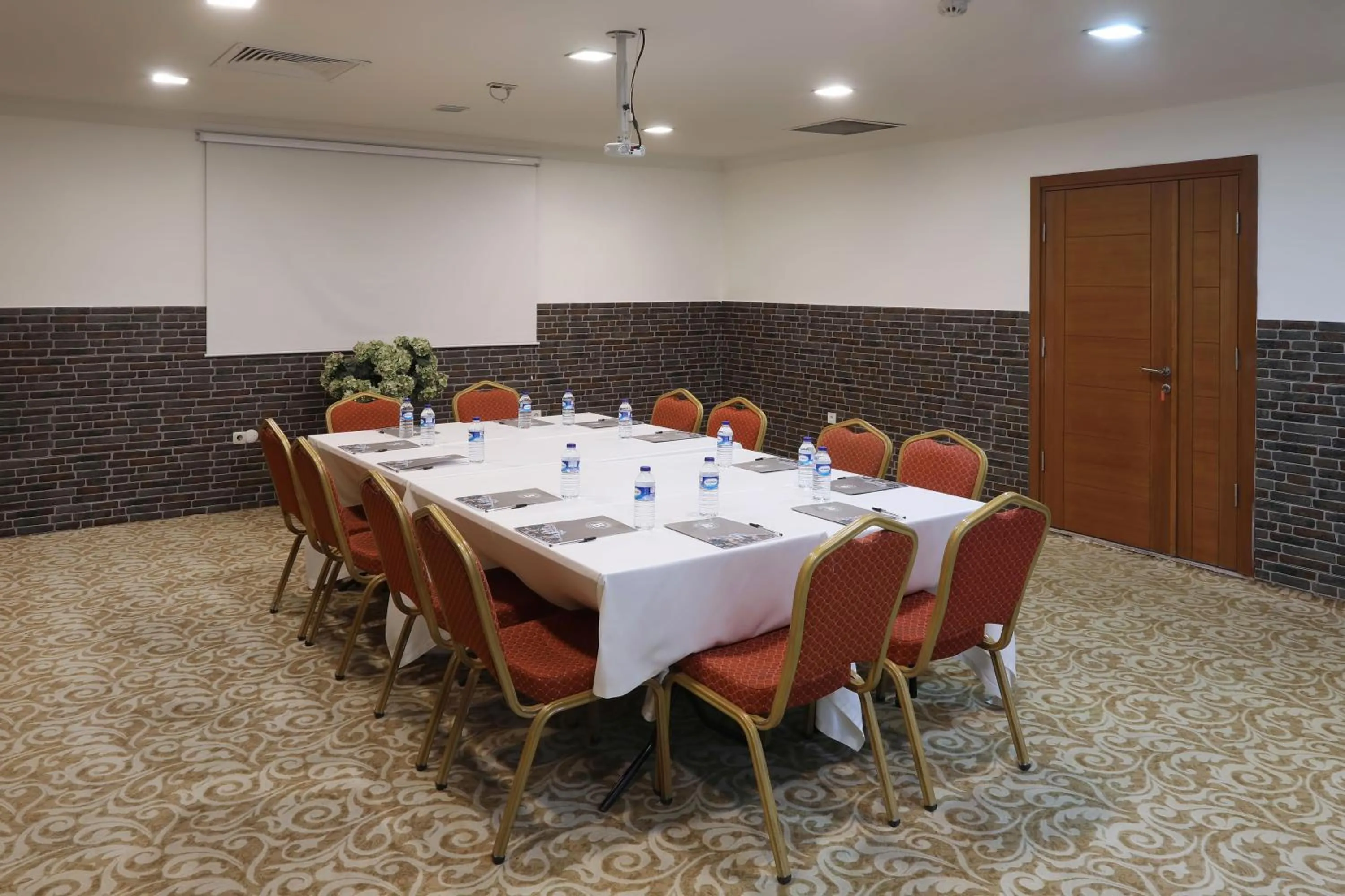 Meeting/conference room in New Balturk Hotel Izmit