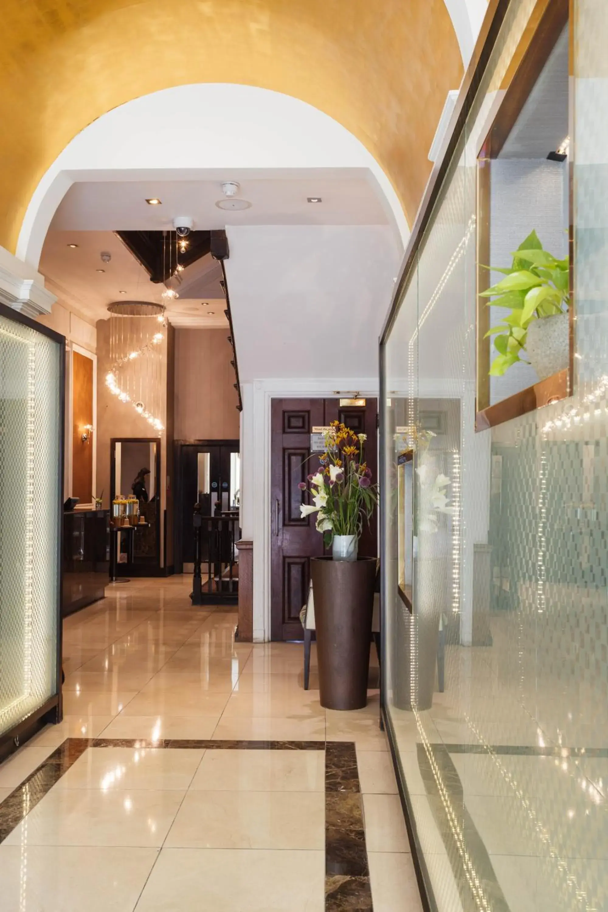 Facade/entrance in Park Grand Mayfair Facade/entrance in Park Grand Mayfair