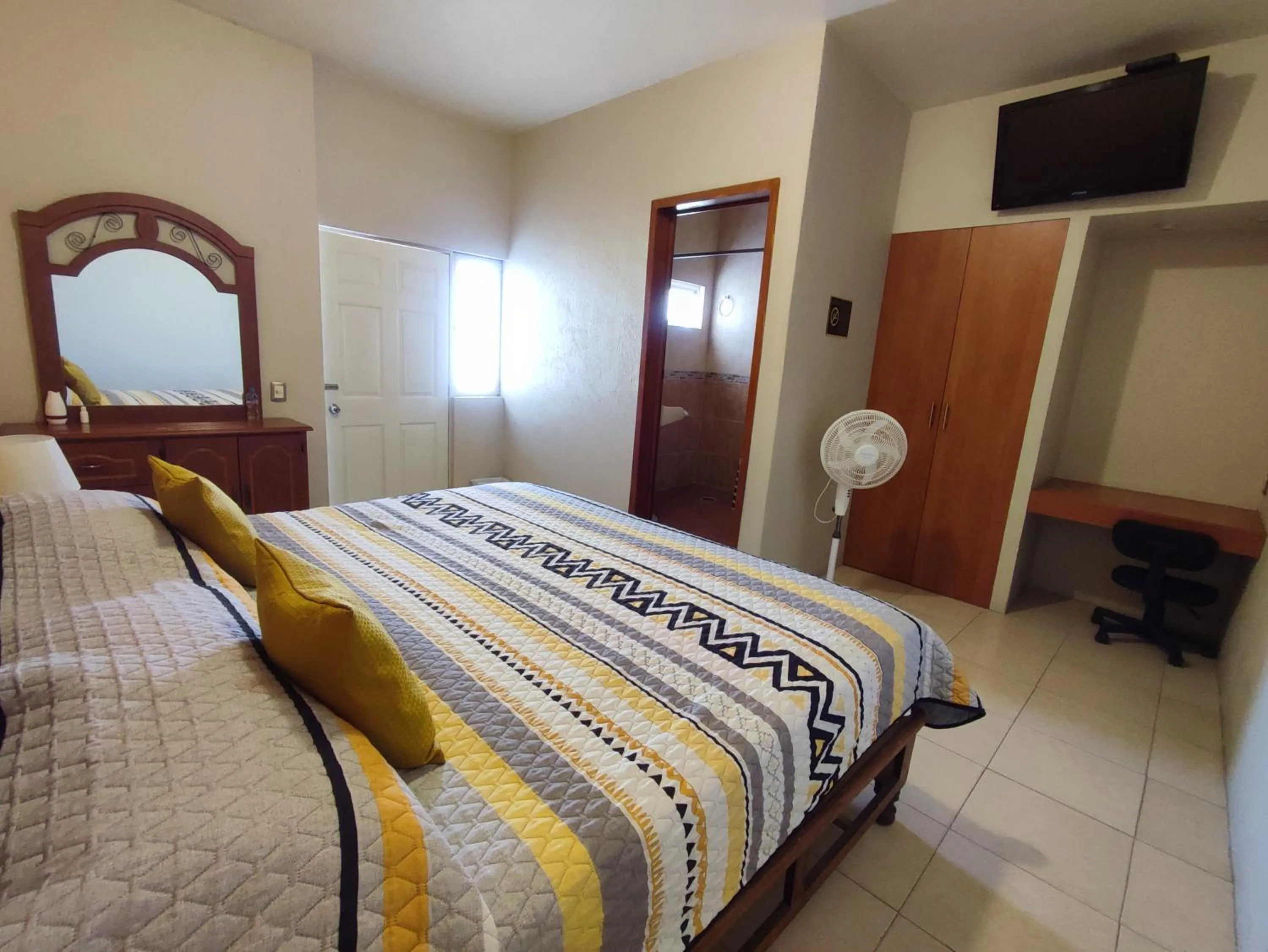 Photo of the whole room in Hotel Del Valle, Tecamachalco