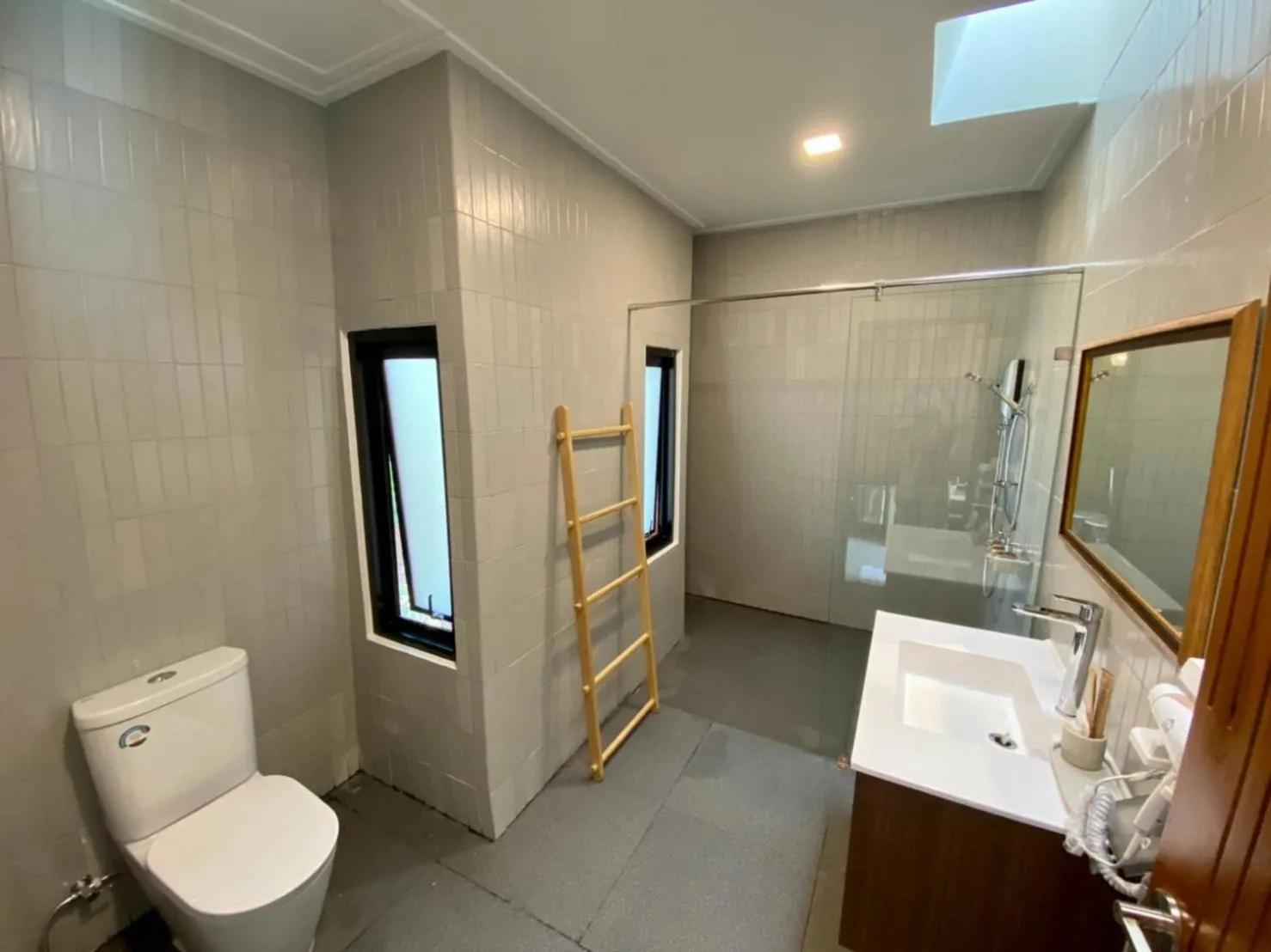 Shower in Royal Sammuk Villa