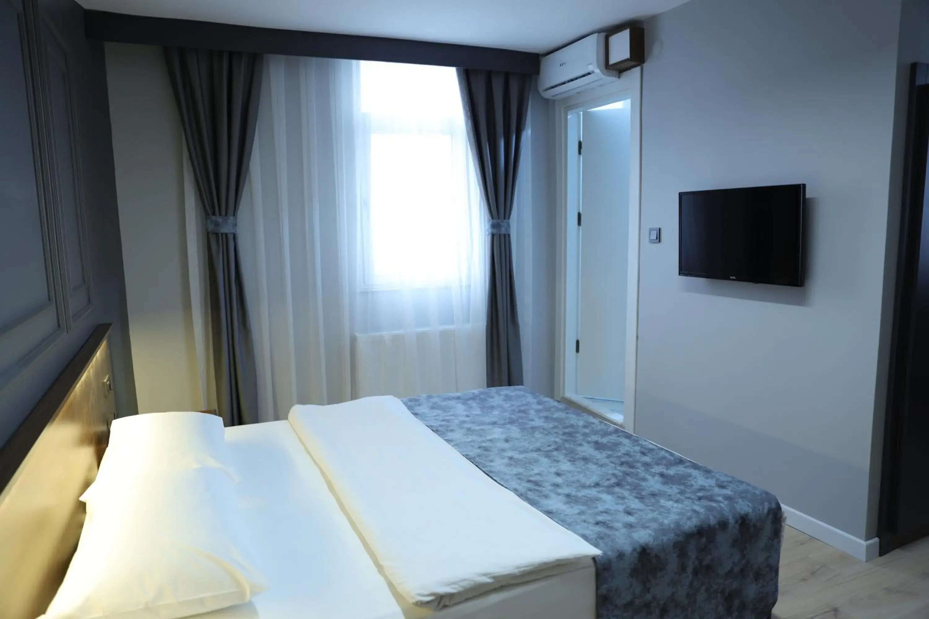 Single Room in Turkuaz Hotel Single Room in Turkuaz Hotel
