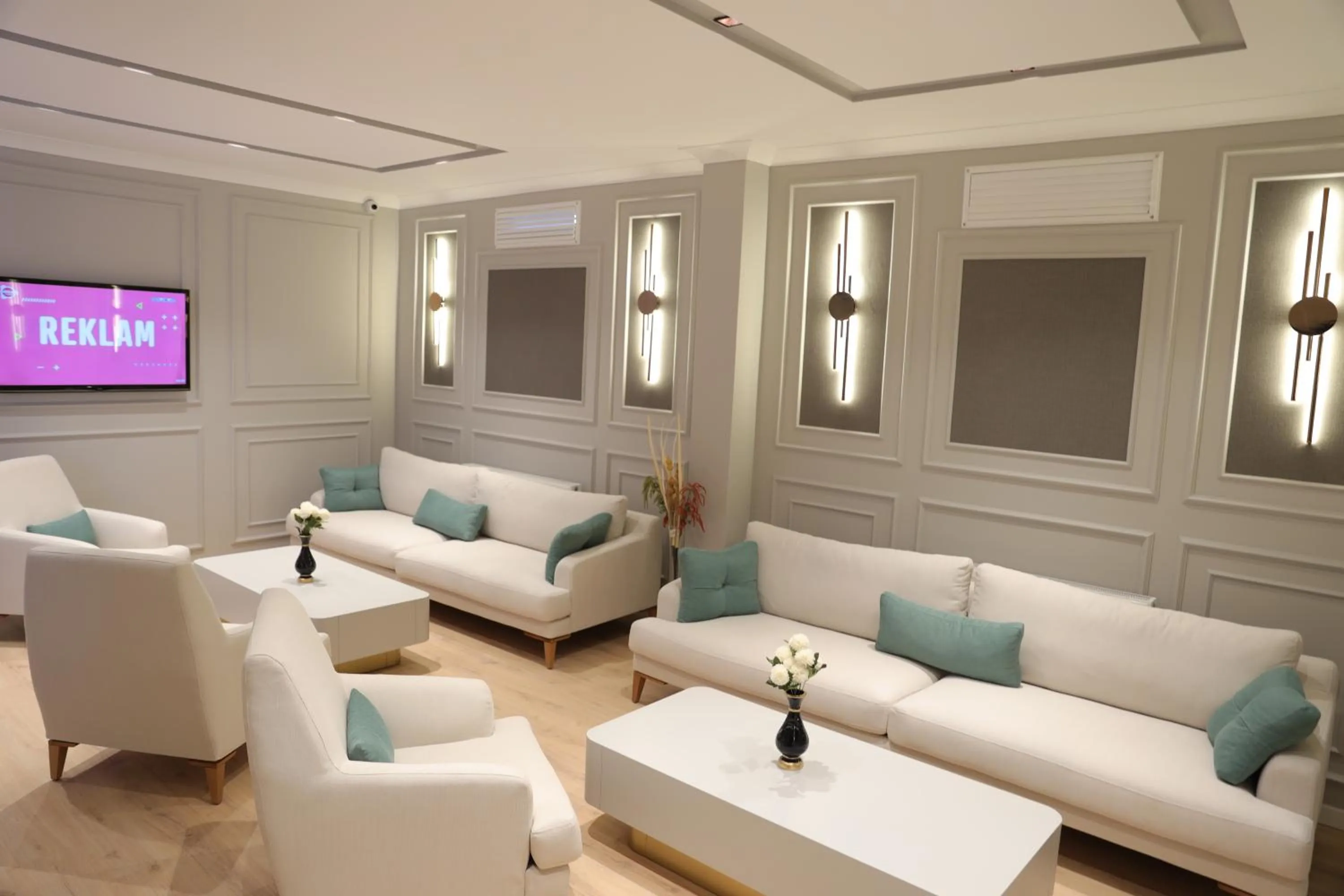 TV and multimedia in Turkuaz Hotel