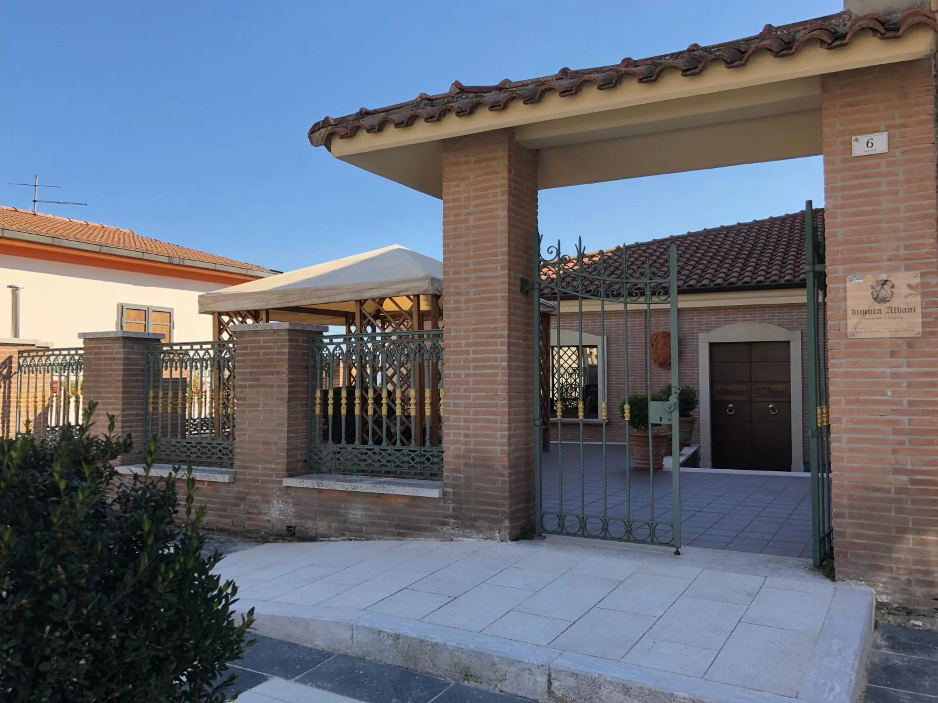 Facade/entrance in Luxury B&B Dimora Albani