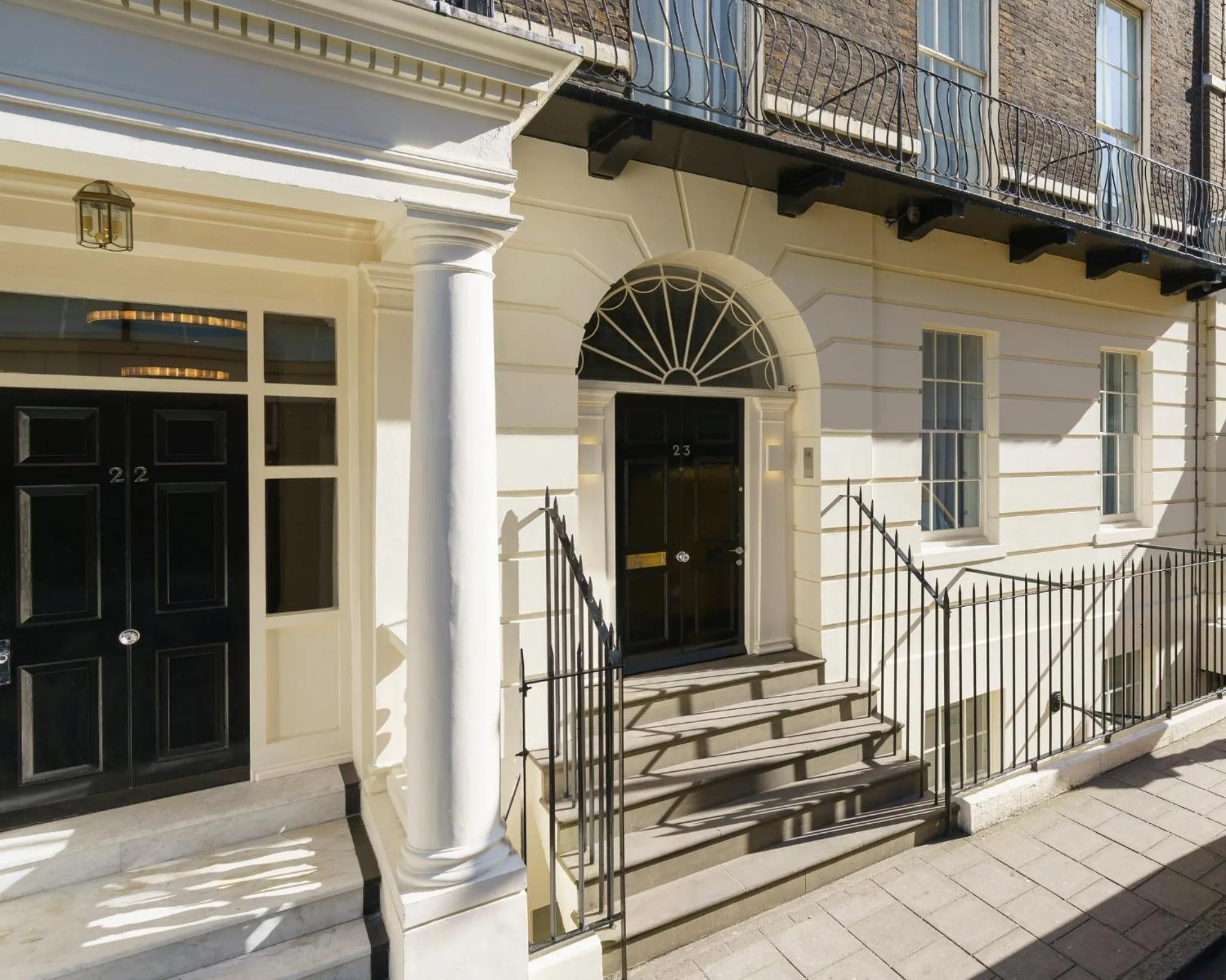 Photo of the whole room in COMO Metropolitan London