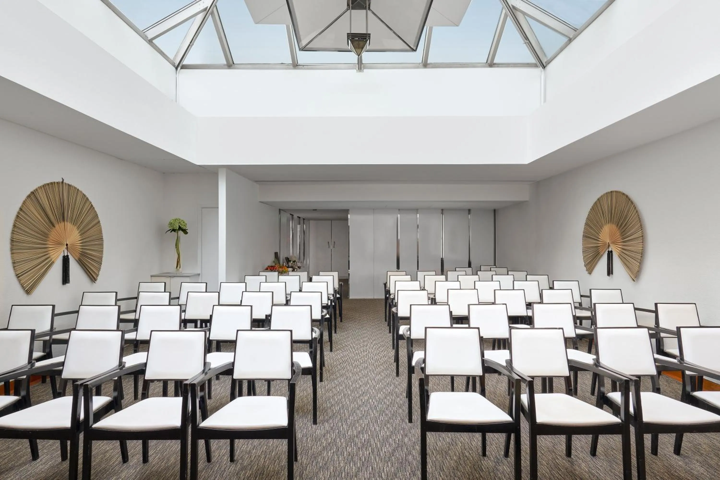 Business facilities in COMO Metropolitan London