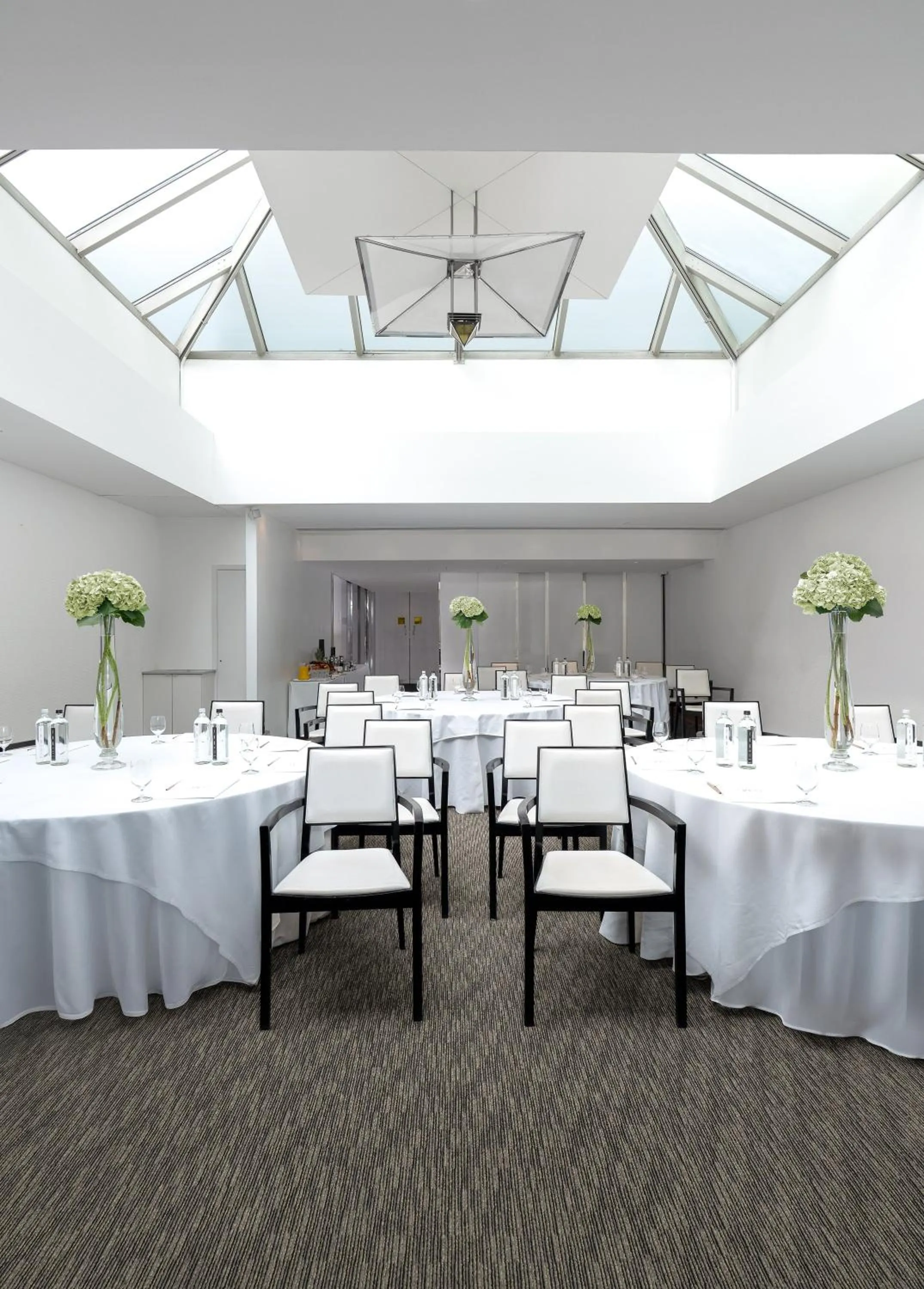 Business facilities in COMO Metropolitan London