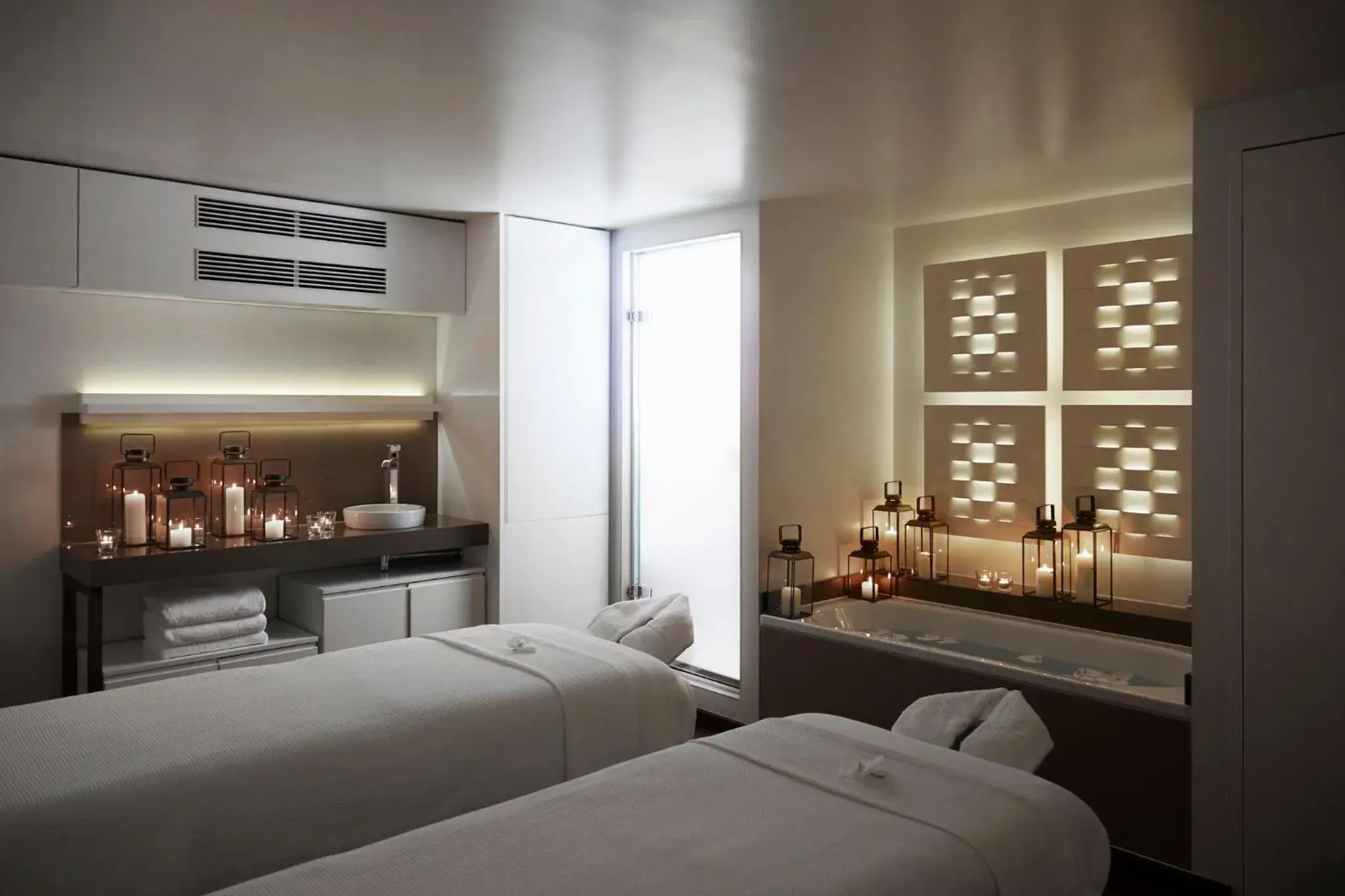 Spa and wellness centre/facilities, Bed in COMO Metropolitan London Spa and wellness centre/facilities, Bed in COMO Metropolitan London