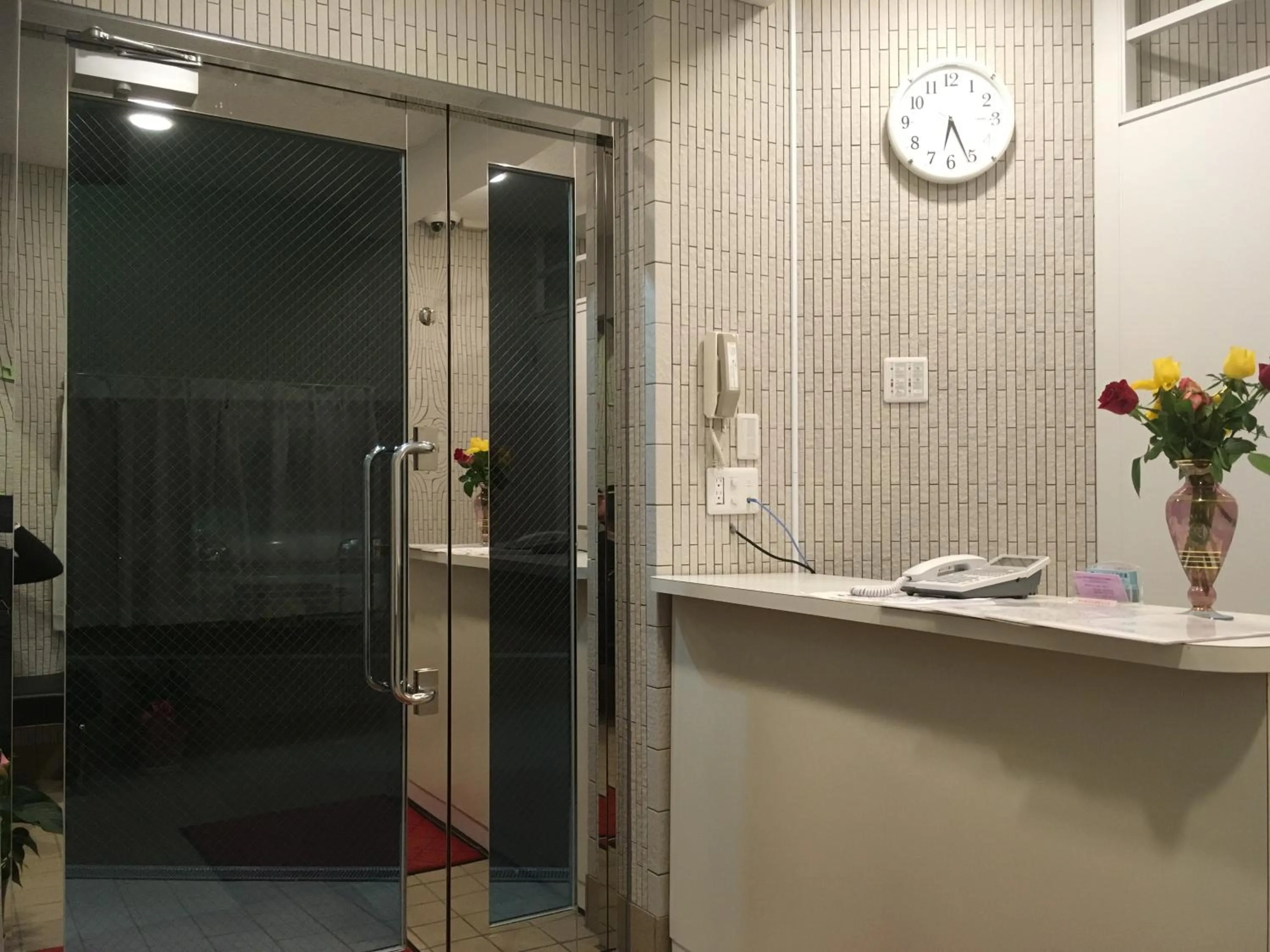 Facade/entrance in Hotel Asahi Grandeur Fuchu