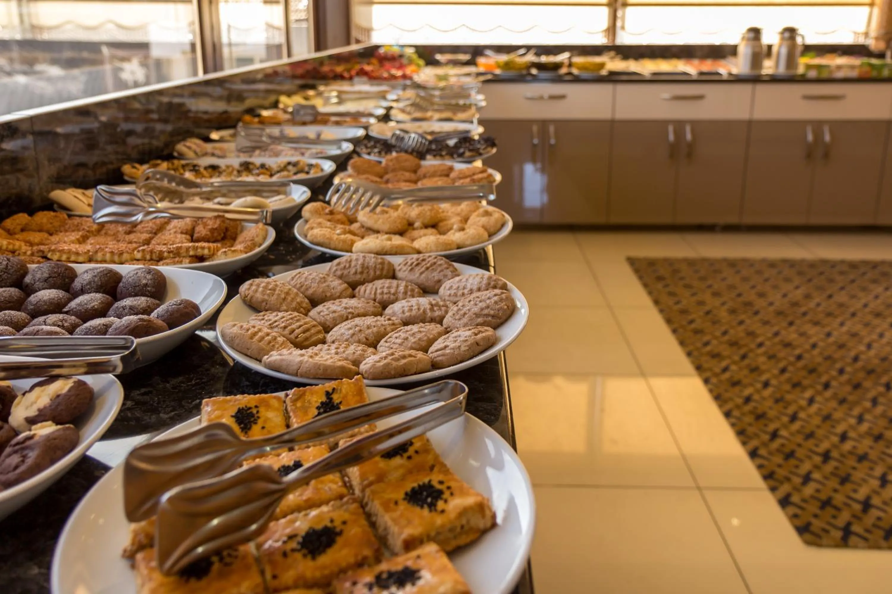 Restaurant/places to eat in Grand Rosa Hotel