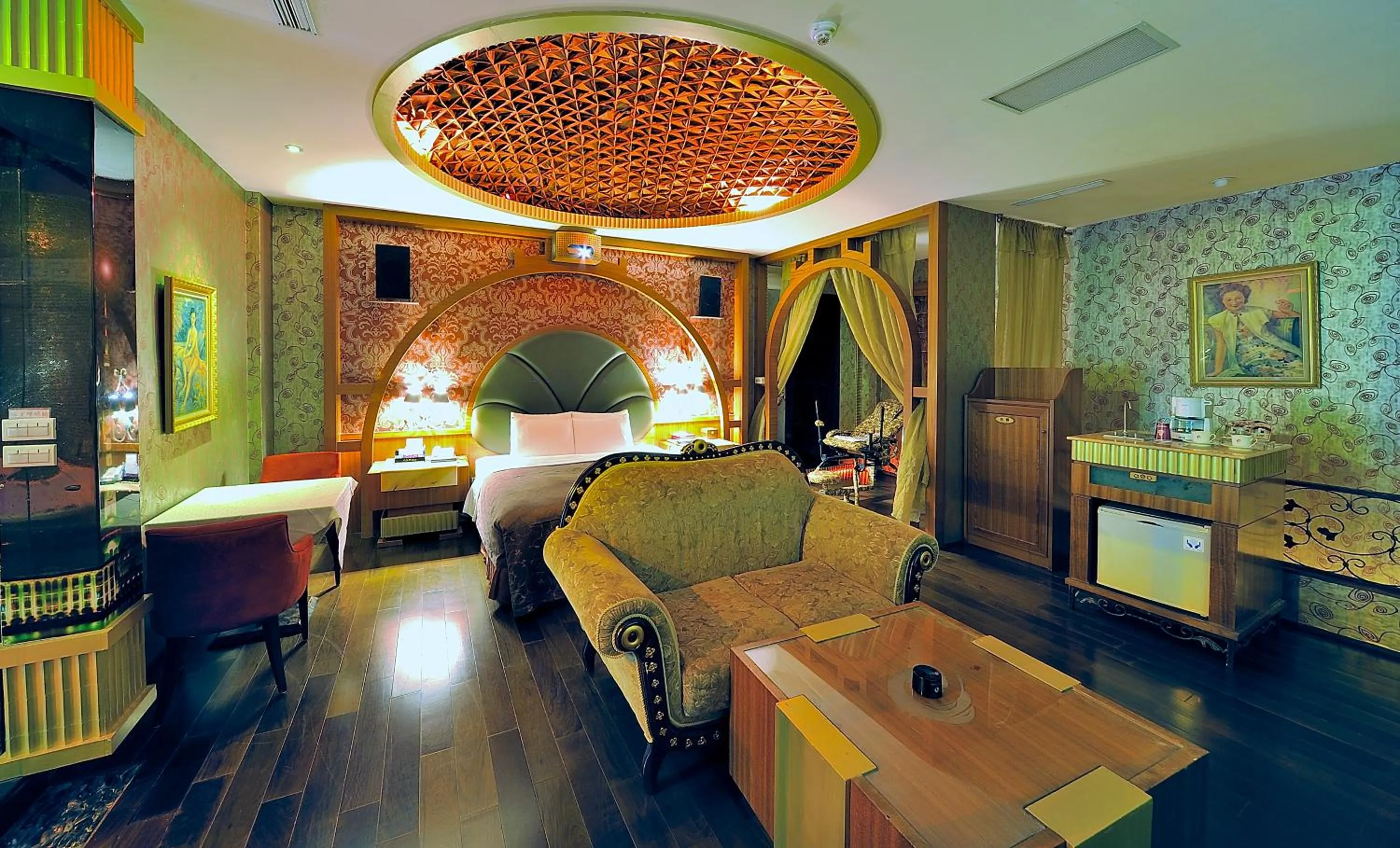 Bed in Hakodate Motel