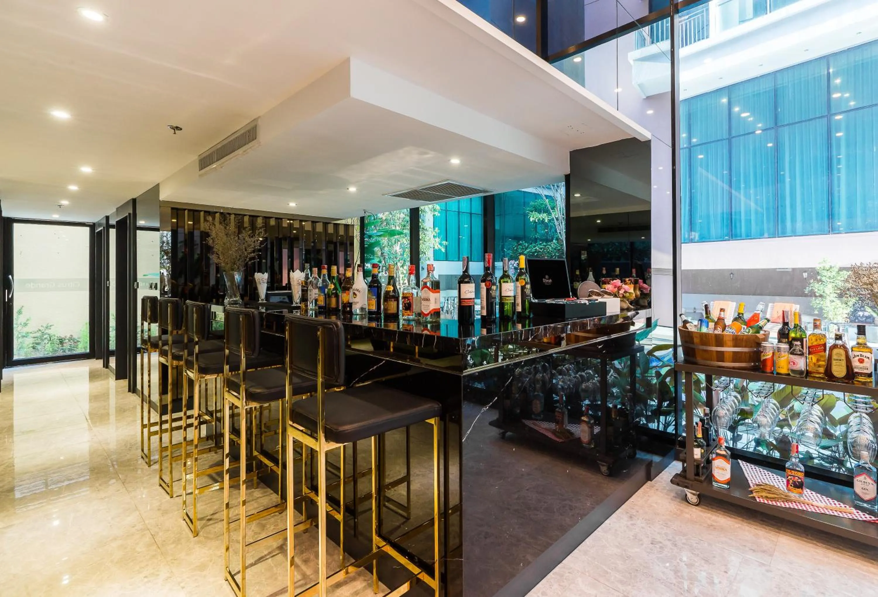 Lounge or bar in Citrus Grande Hotel Pattaya by Compass Hospitality