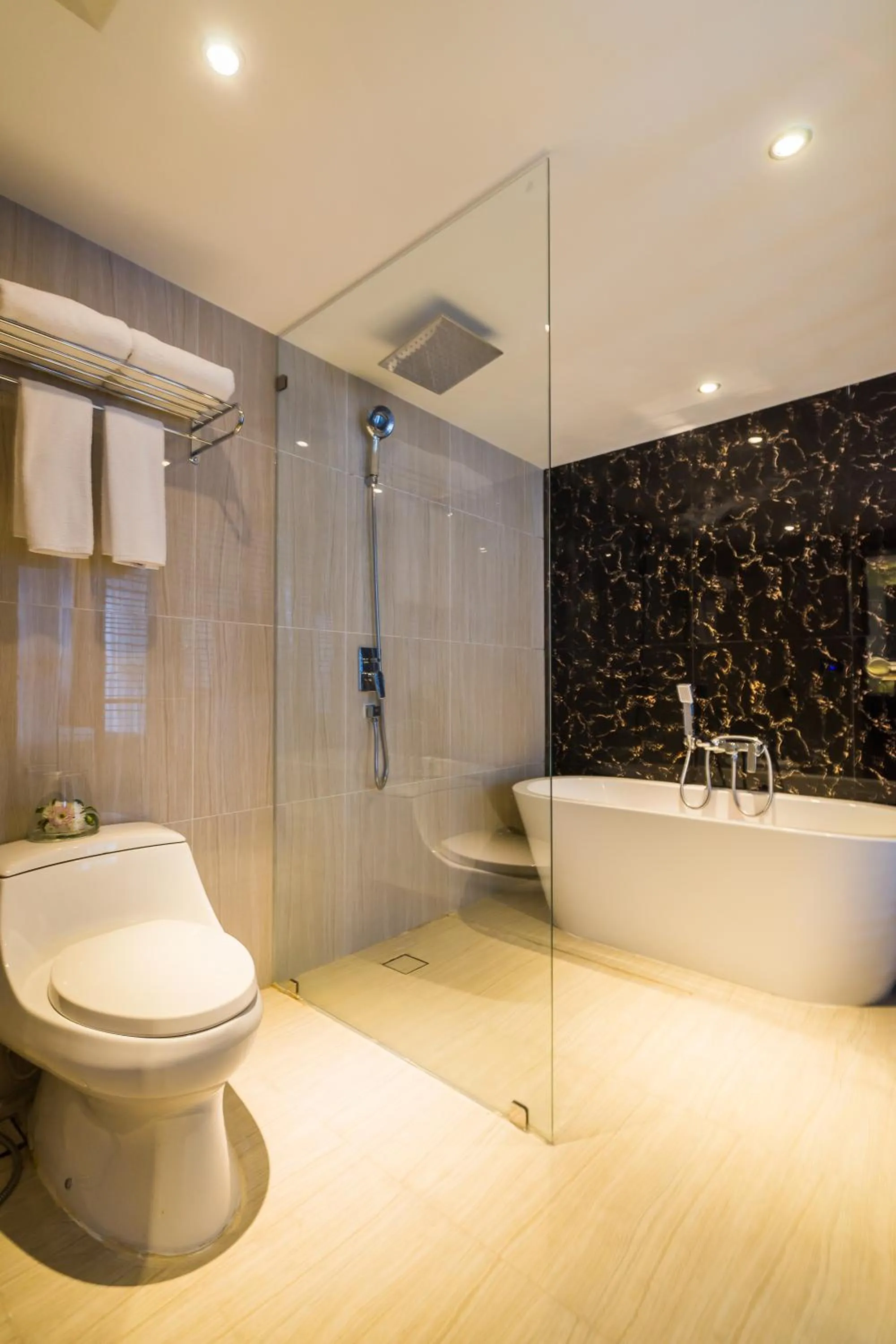 Bathroom in Citrus Grande Hotel Pattaya by Compass Hospitality
