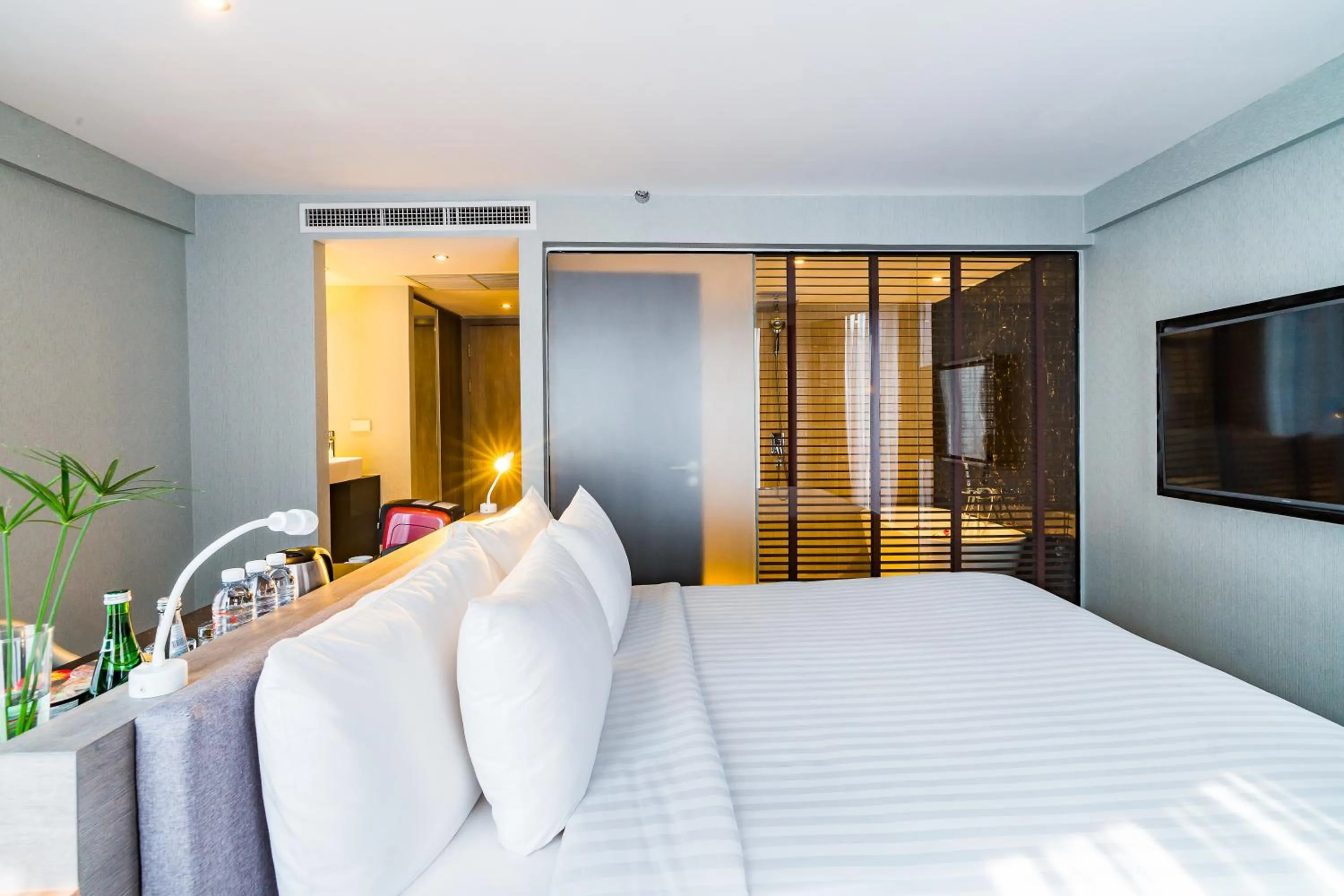 Photo of the whole room, Bed in Citrus Grande Hotel Pattaya by Compass Hospitality