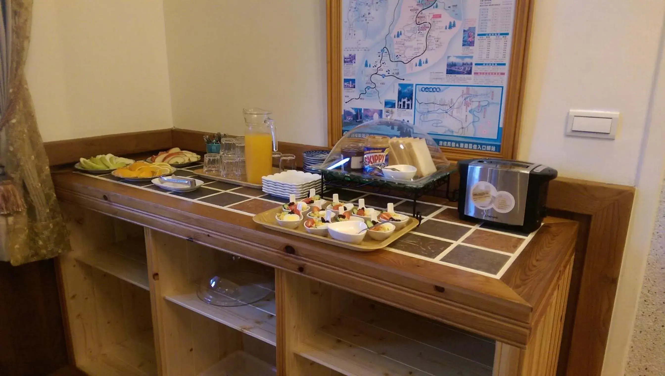 Food in Aurora Villa Food in Aurora Villa