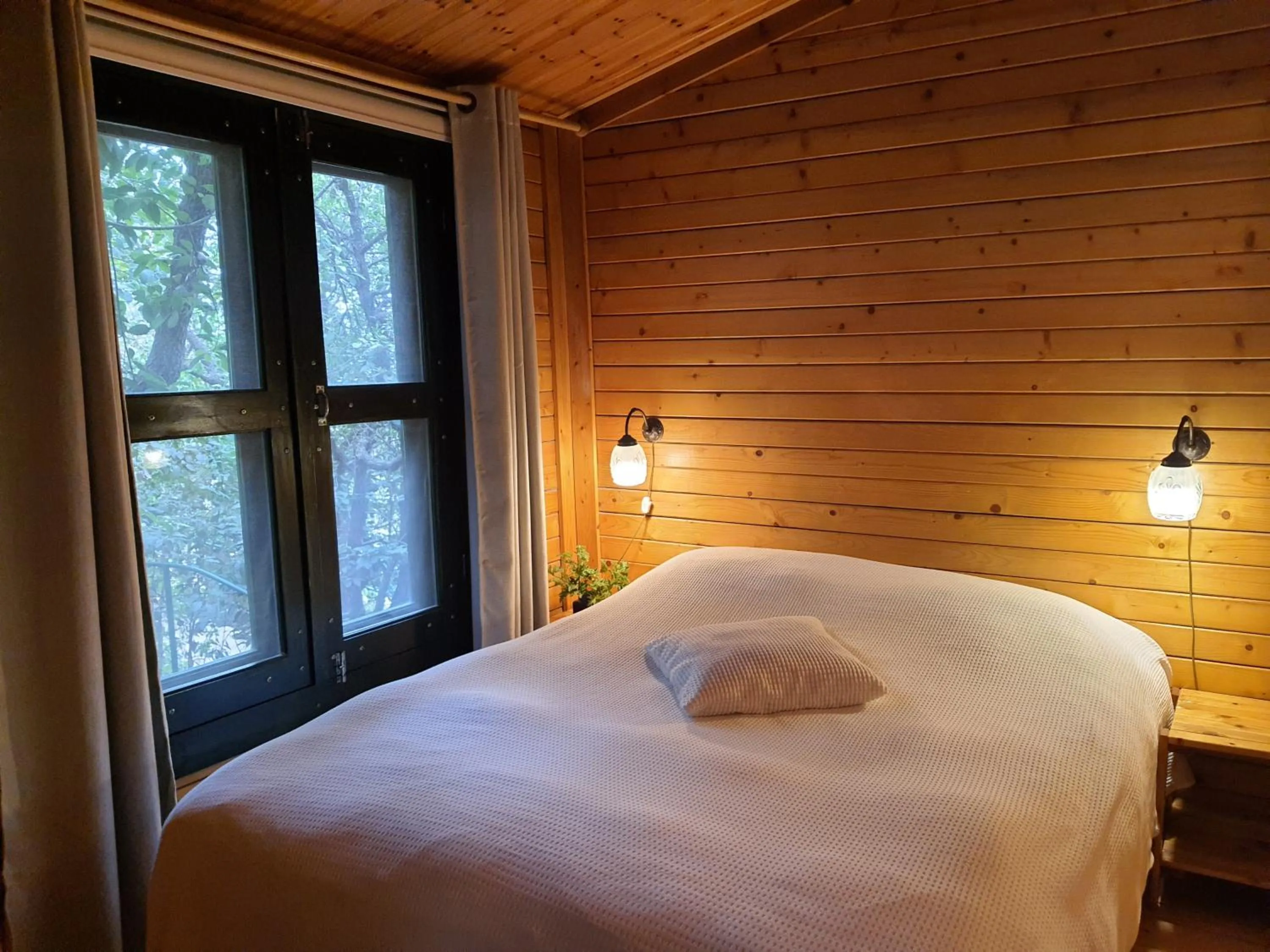 Bed in Eretz Hagalil - Land of Galilee