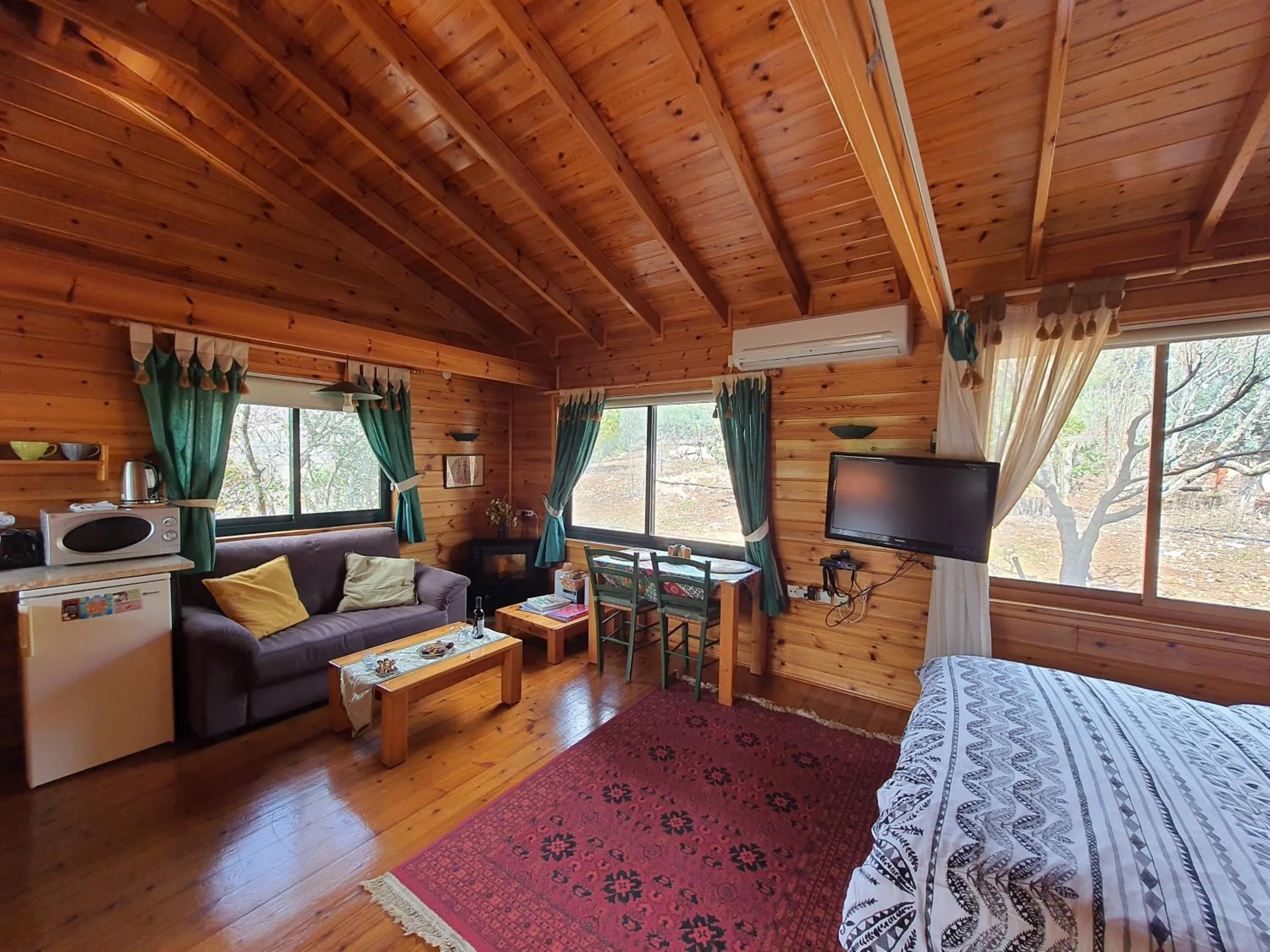 Bed in Eretz Hagalil - Land of Galilee
