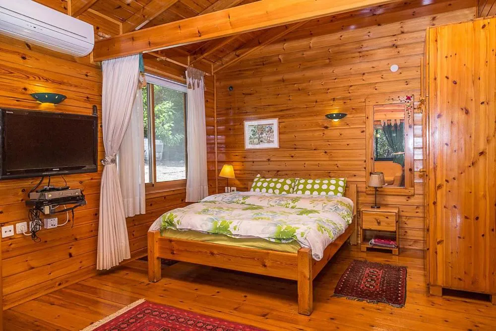 Bed in Eretz Hagalil - Land of Galilee