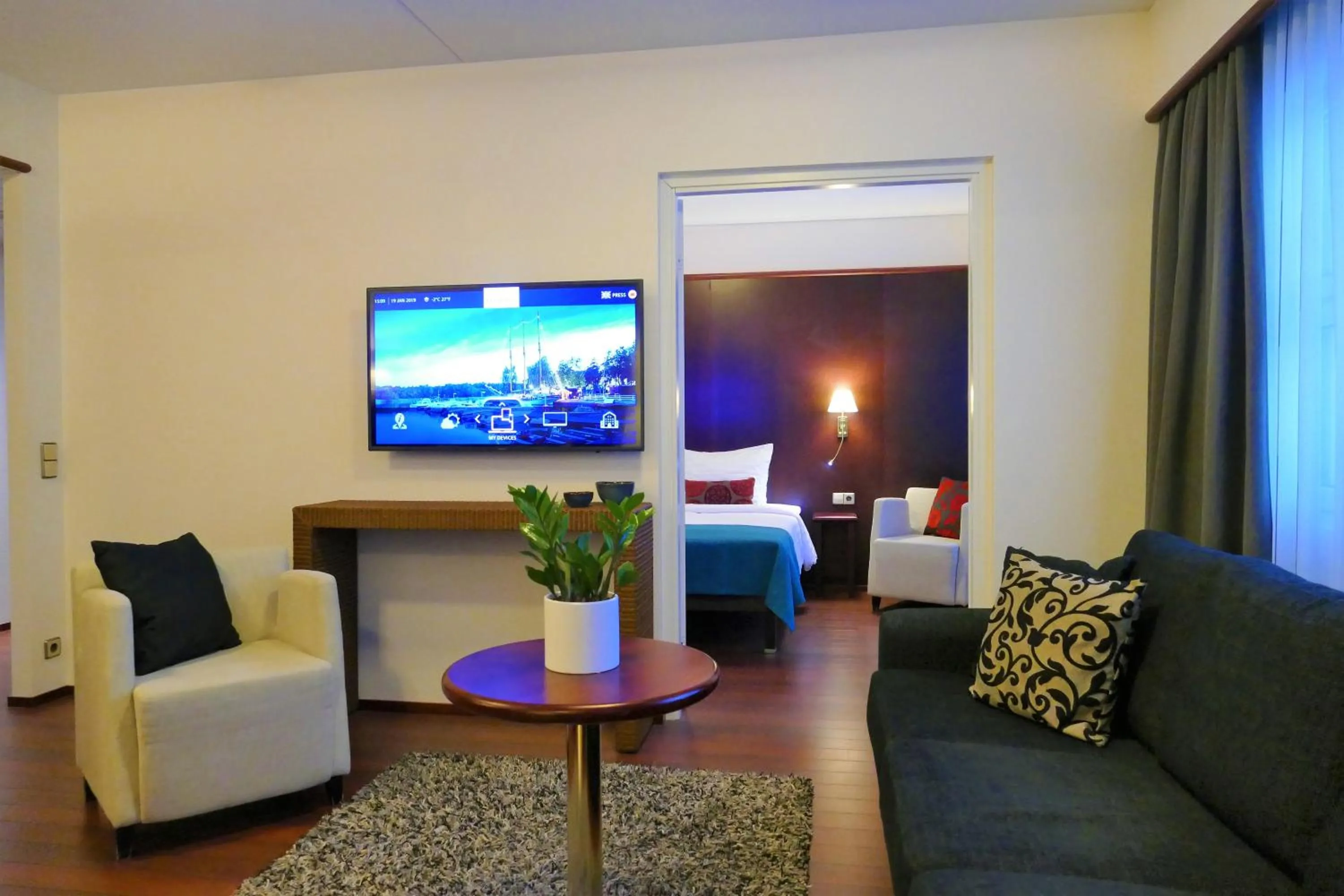 TV and multimedia in Hotel Kalliohovi