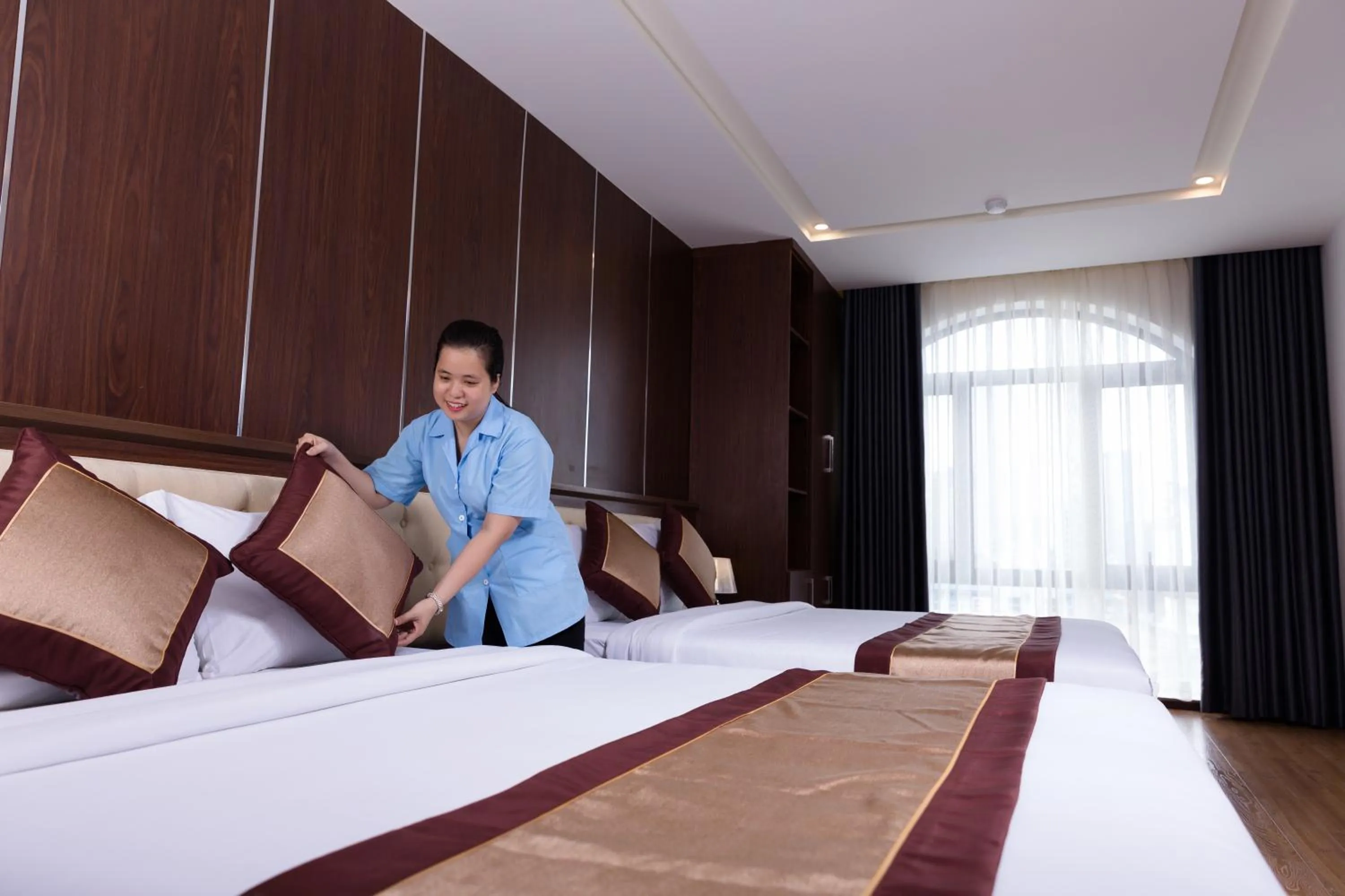 Staff, Bed in Prague Hotel