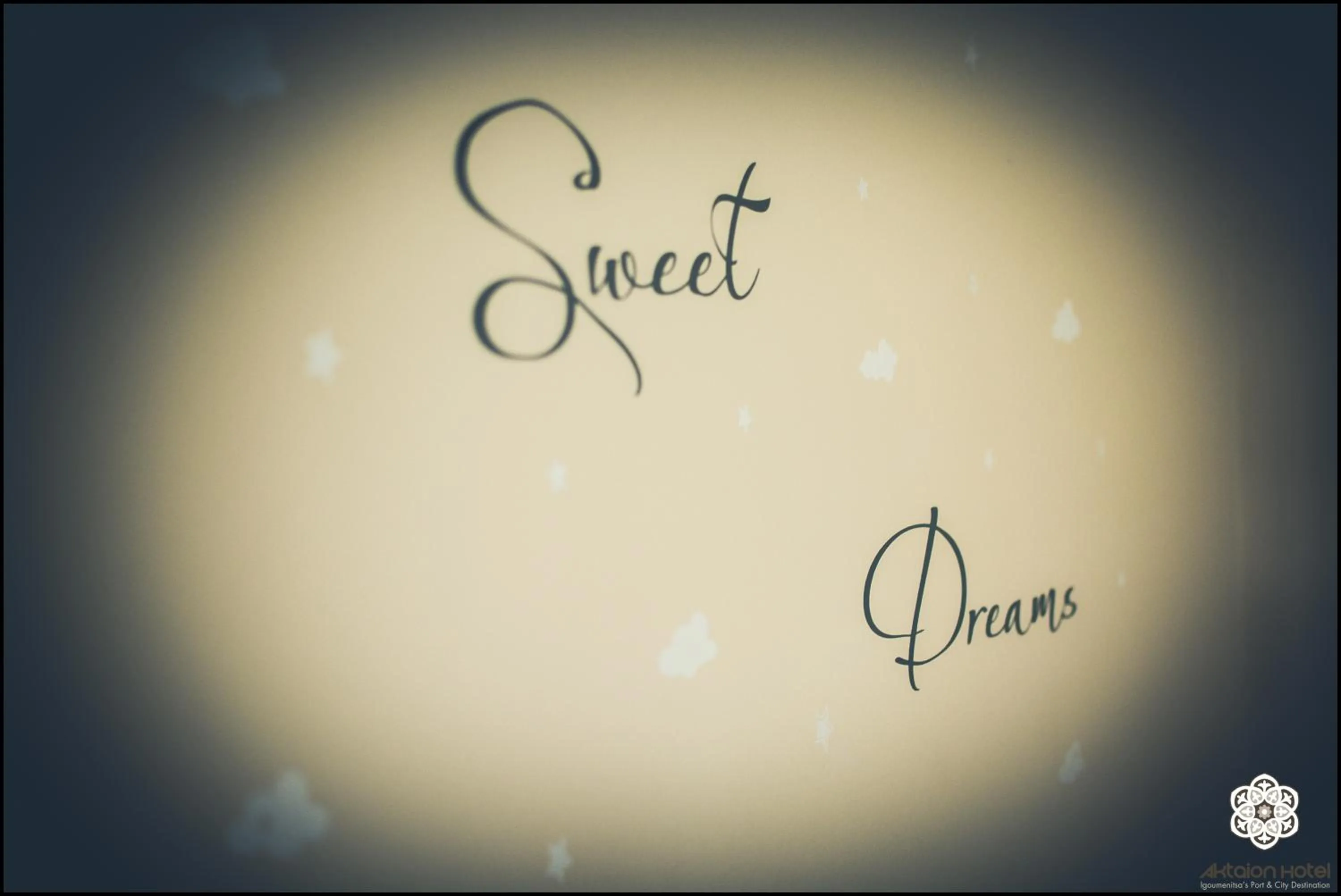 Text overlay in Aktaion Hotel