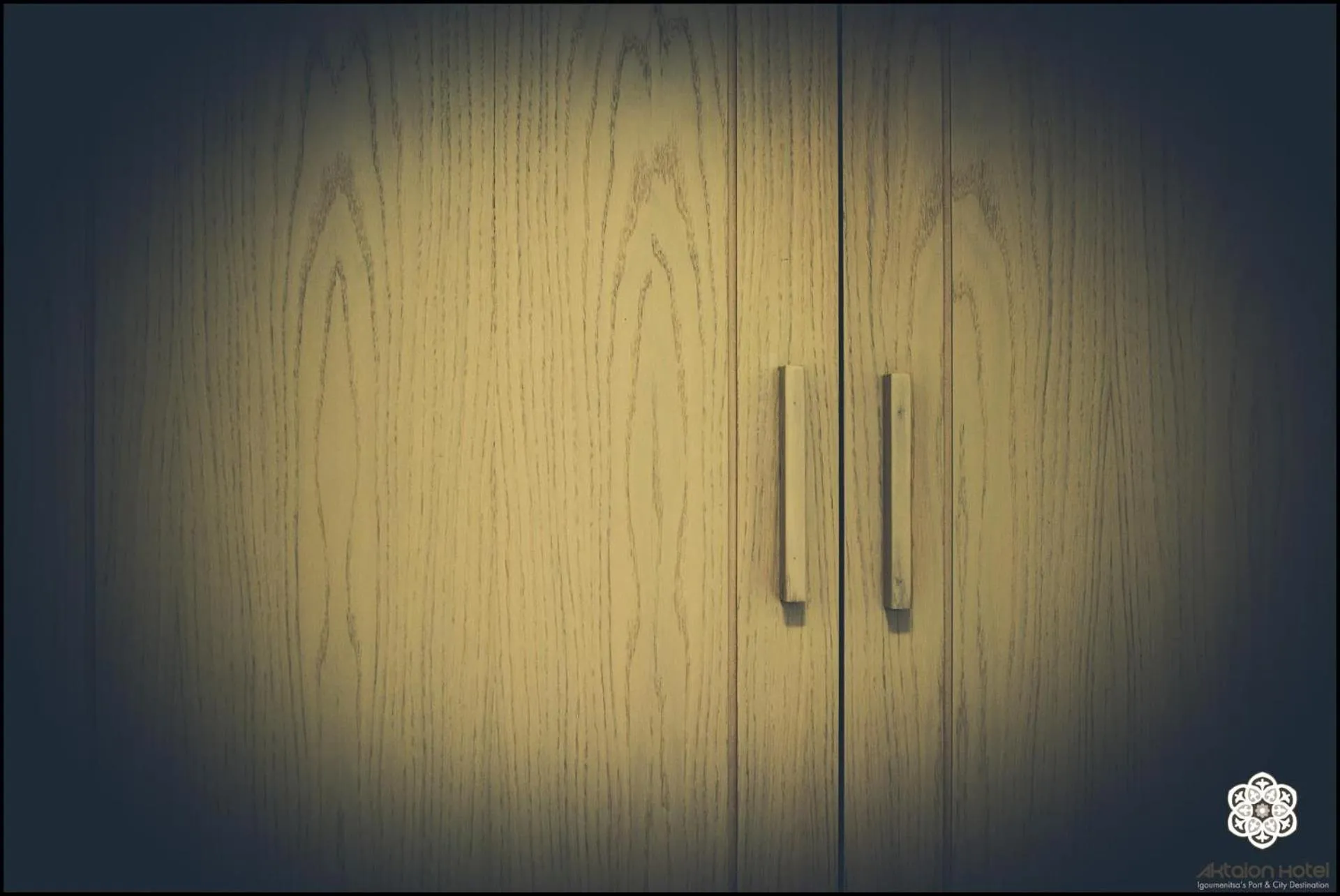 wardrobe in Aktaion Hotel