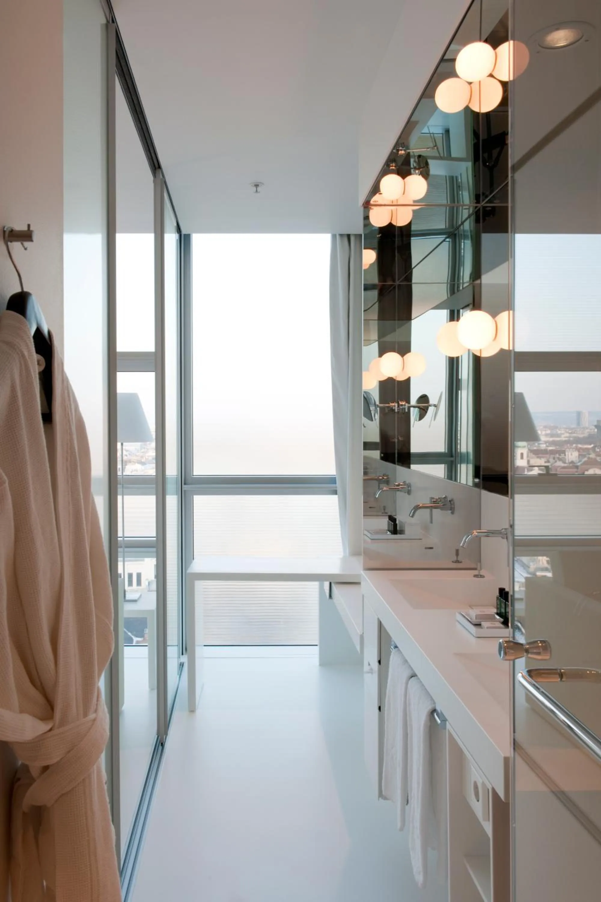 Bathroom in SO/ Vienna