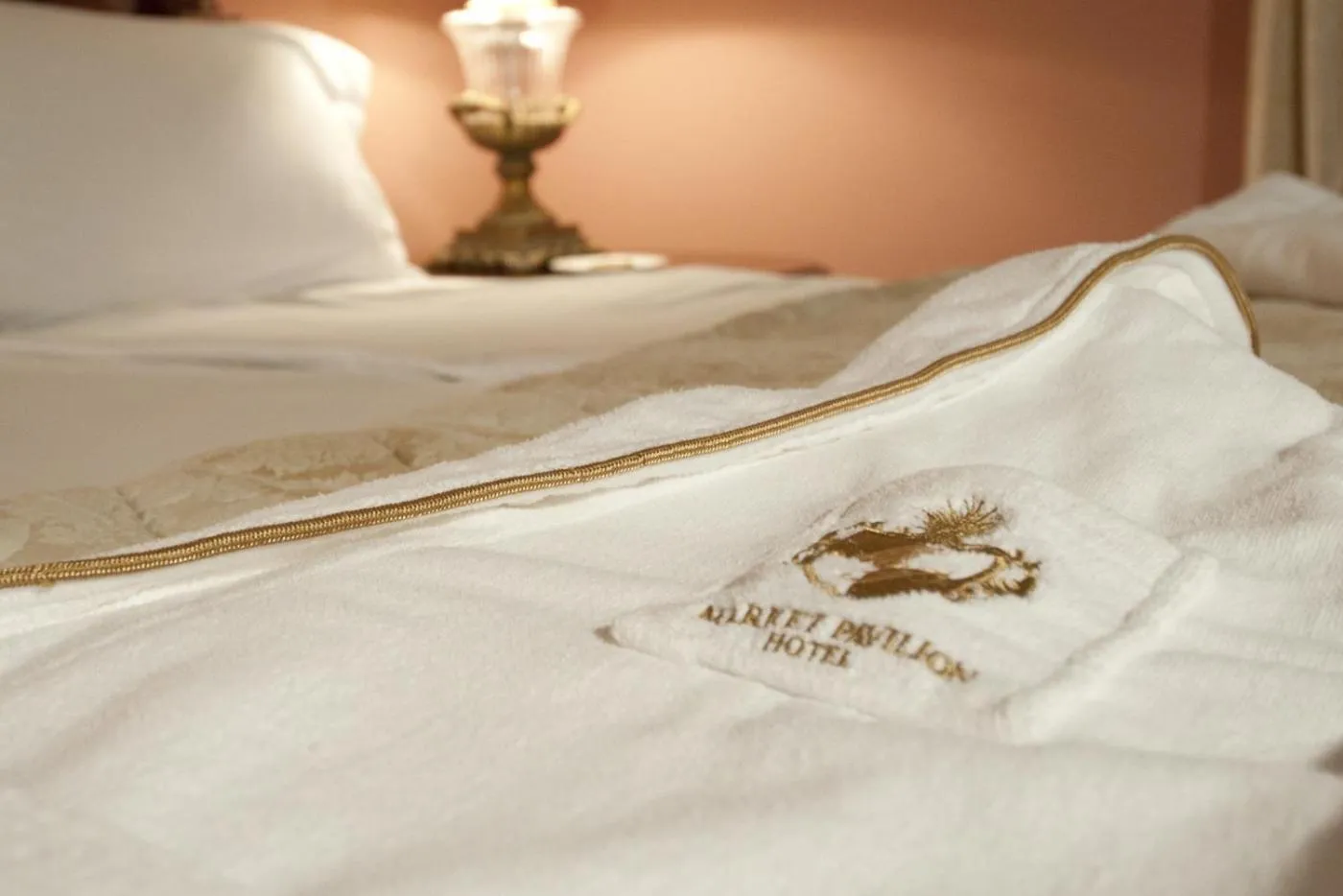 Bed in Market Pavilion Hotel