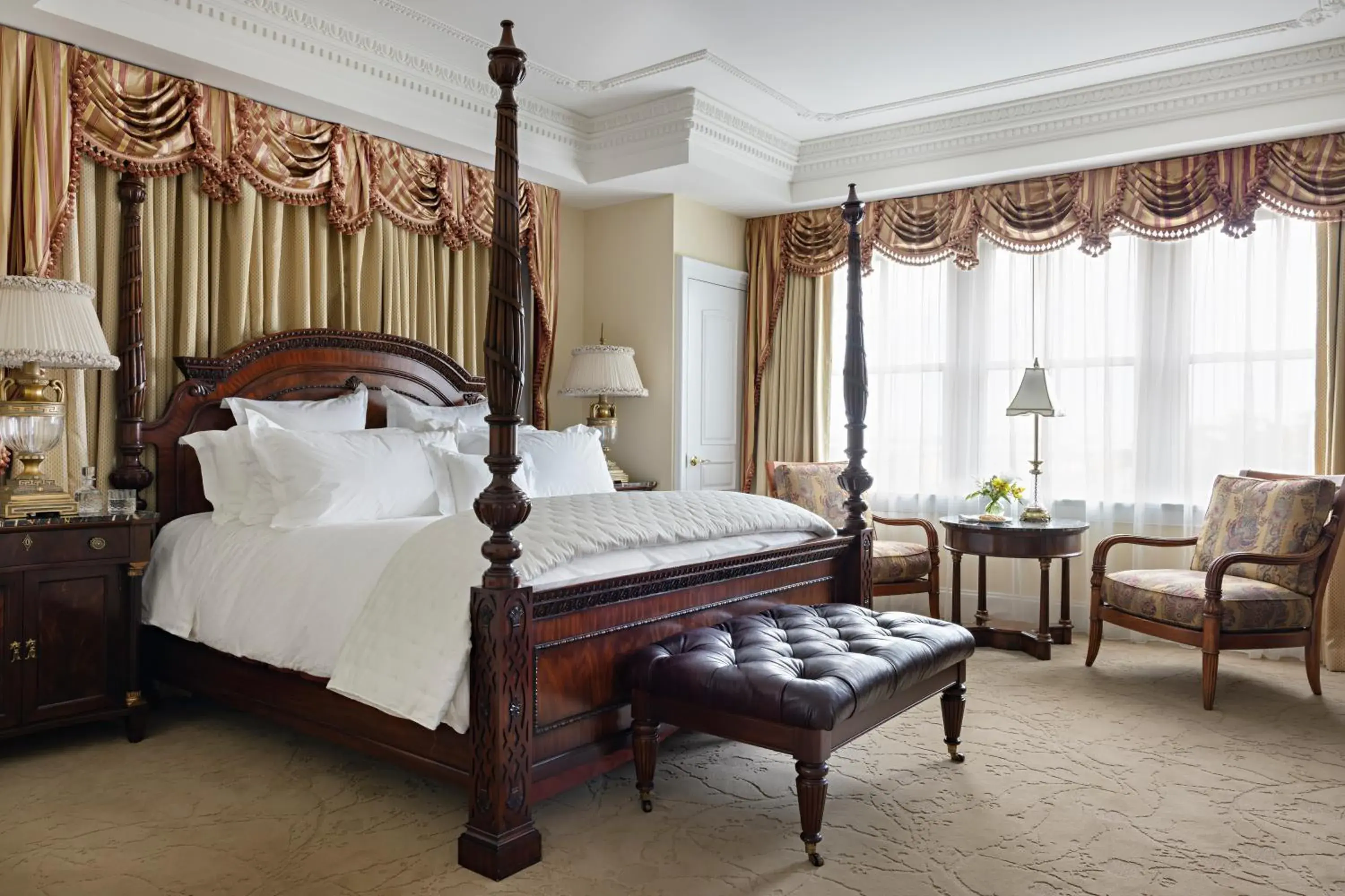 Bed in Market Pavilion Hotel Bed in Market Pavilion Hotel