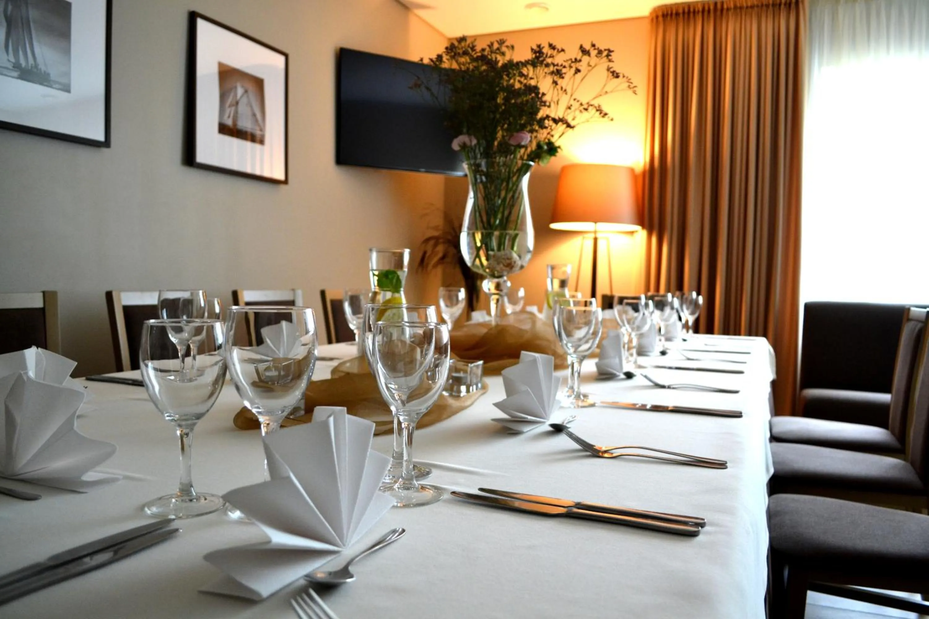 Business facilities in Hotel Porto