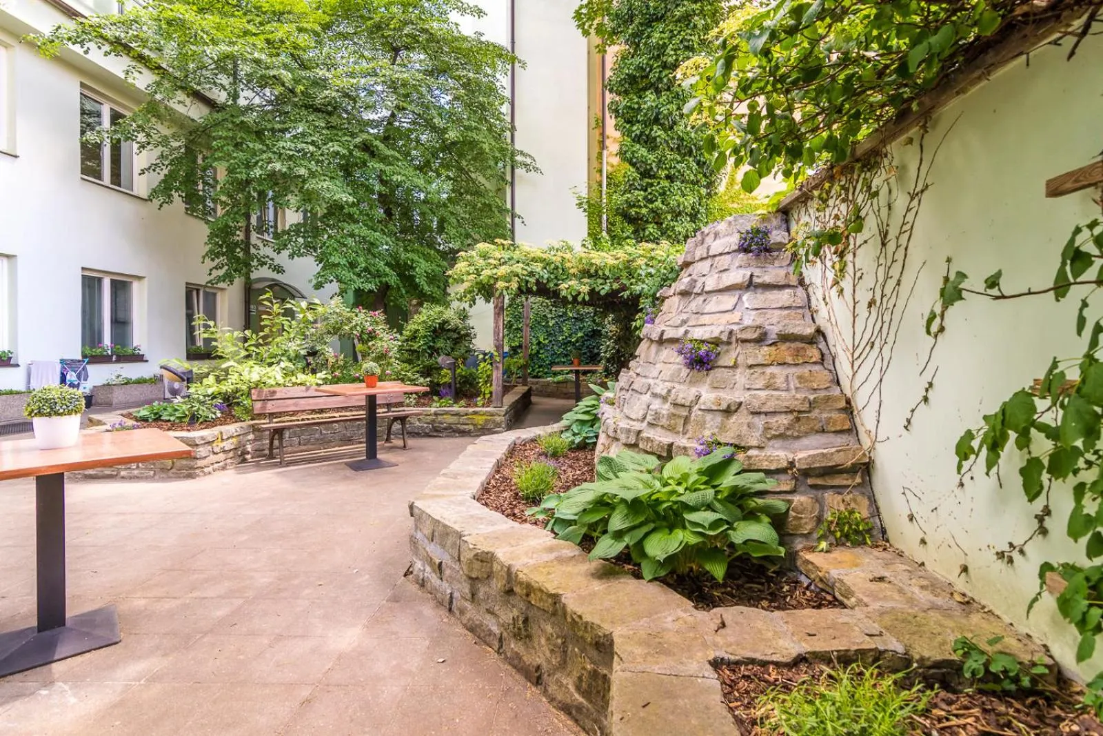 Garden in Hotel Museum