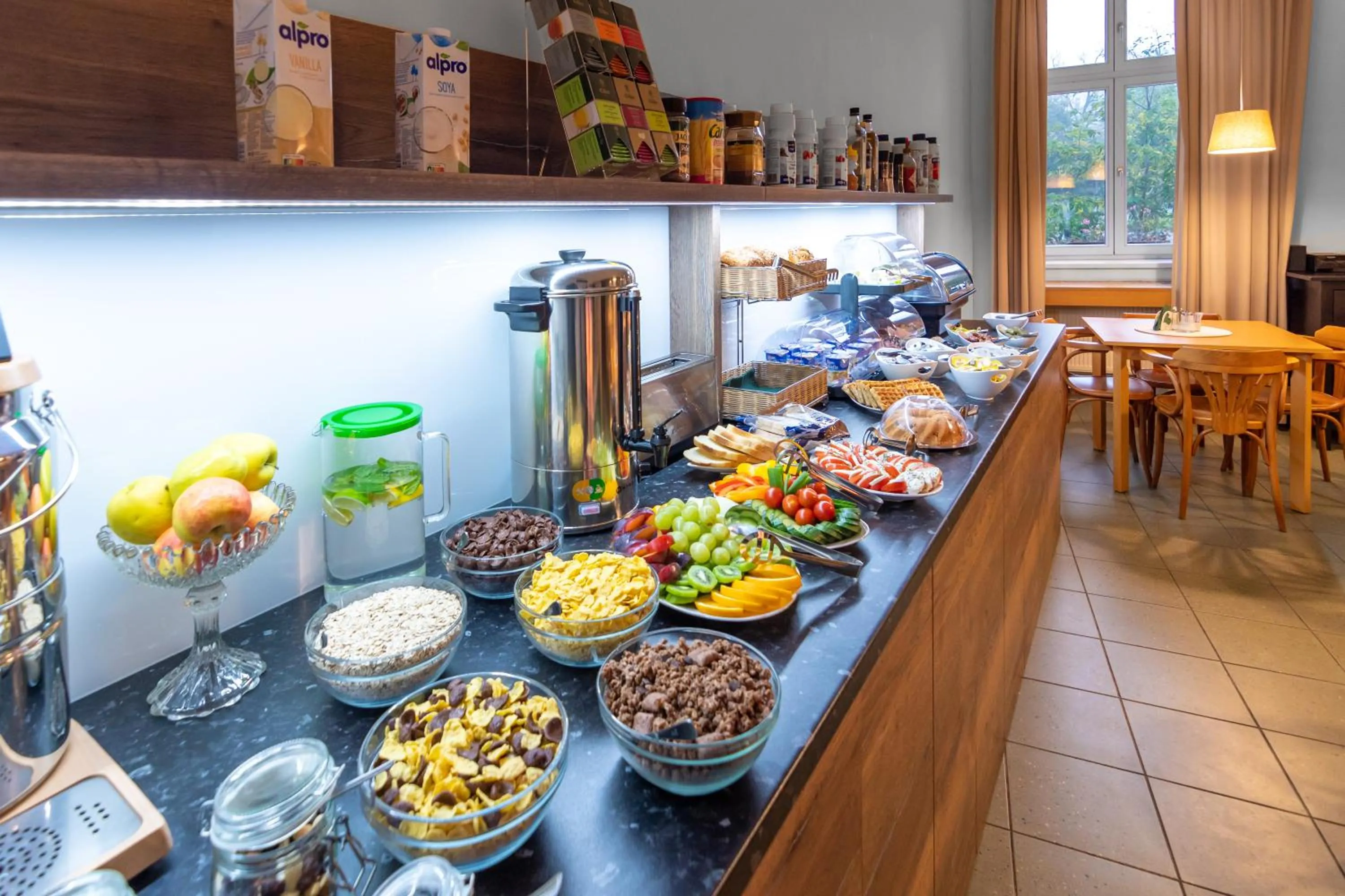 Breakfast in Hotel Museum