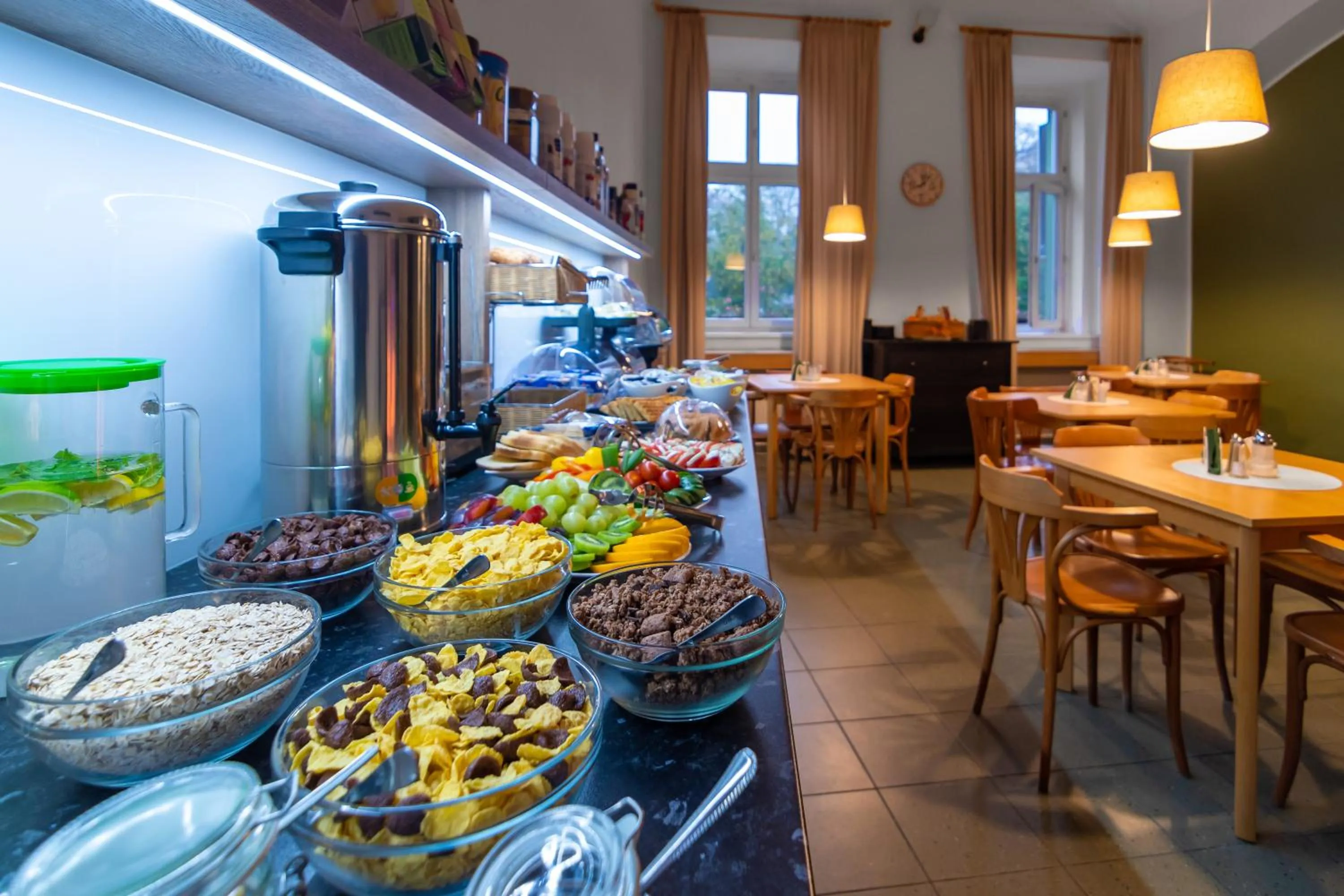 Buffet breakfast in Hotel Museum