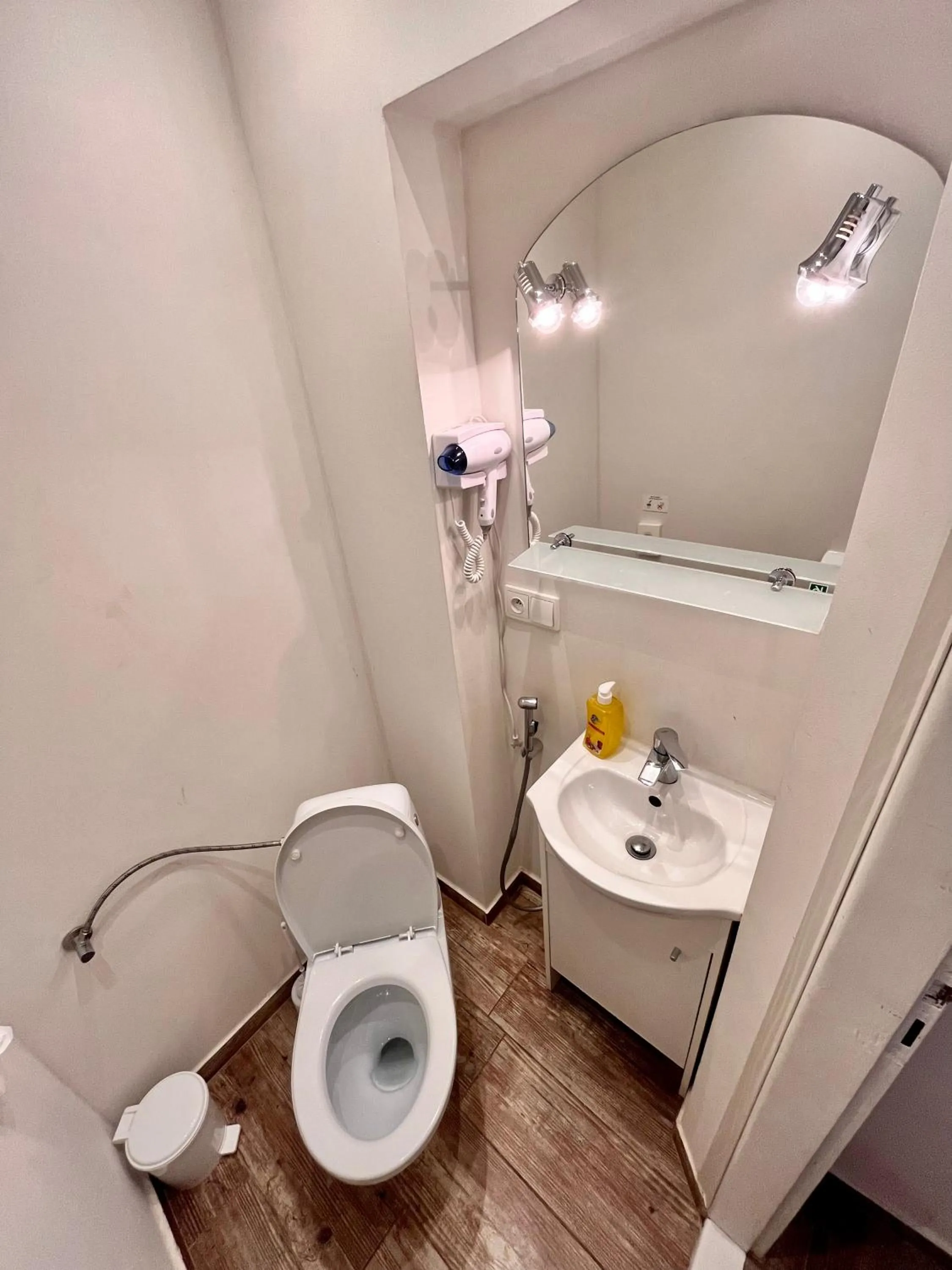 Toilet in Casa Italia Prague