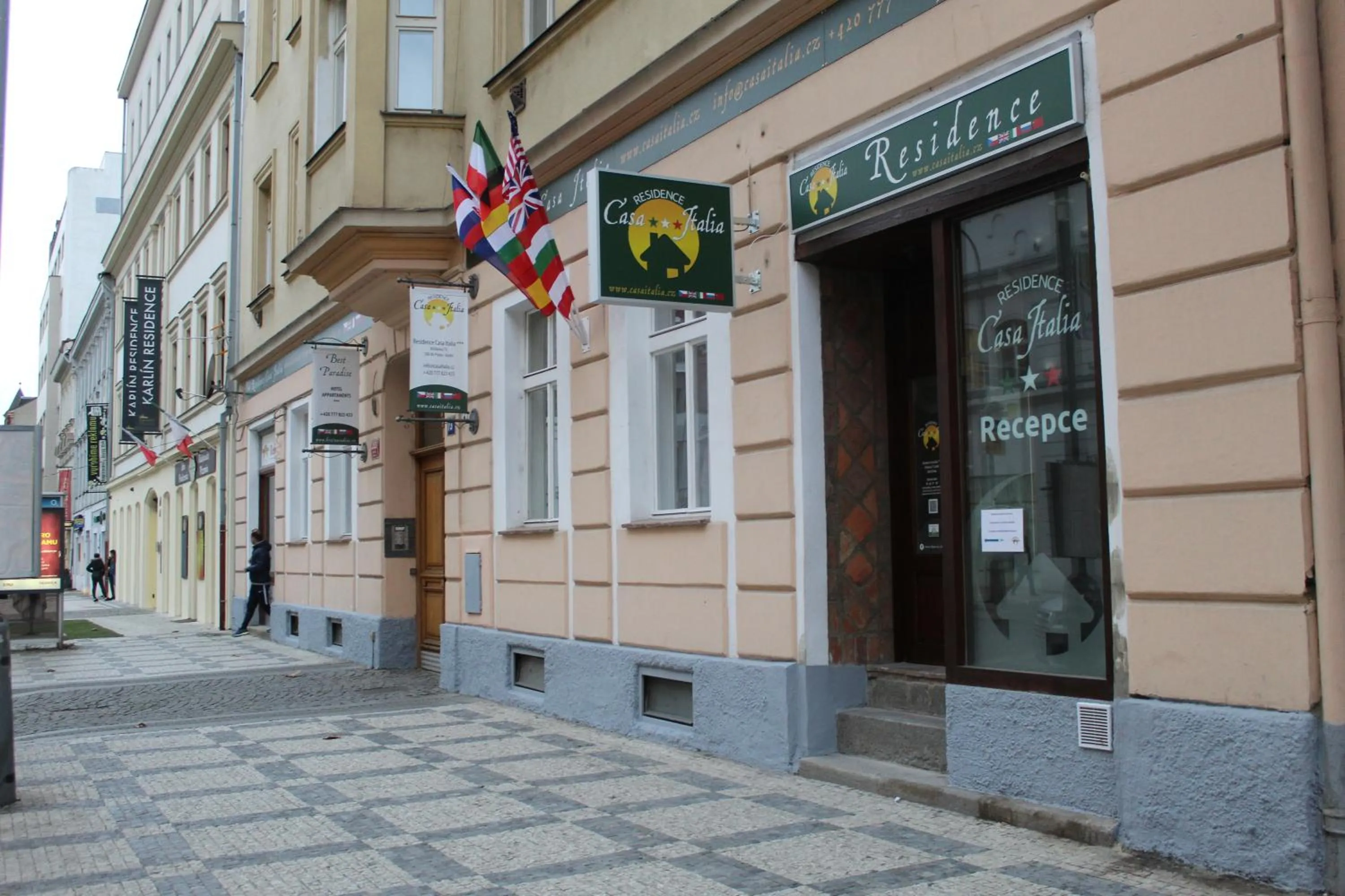 Facade/entrance in Casa Italia Prague