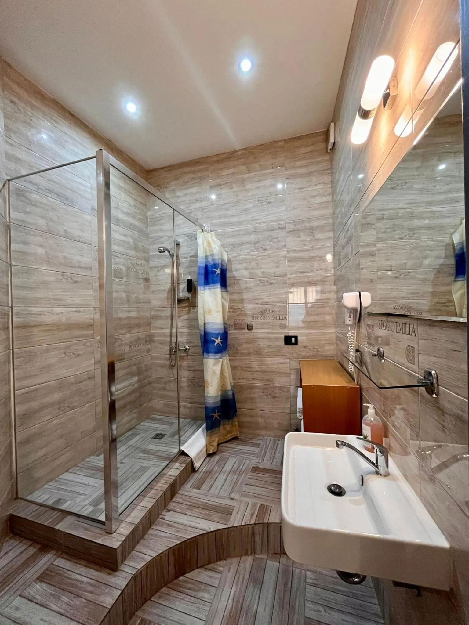 Shower in Casa Italia Prague