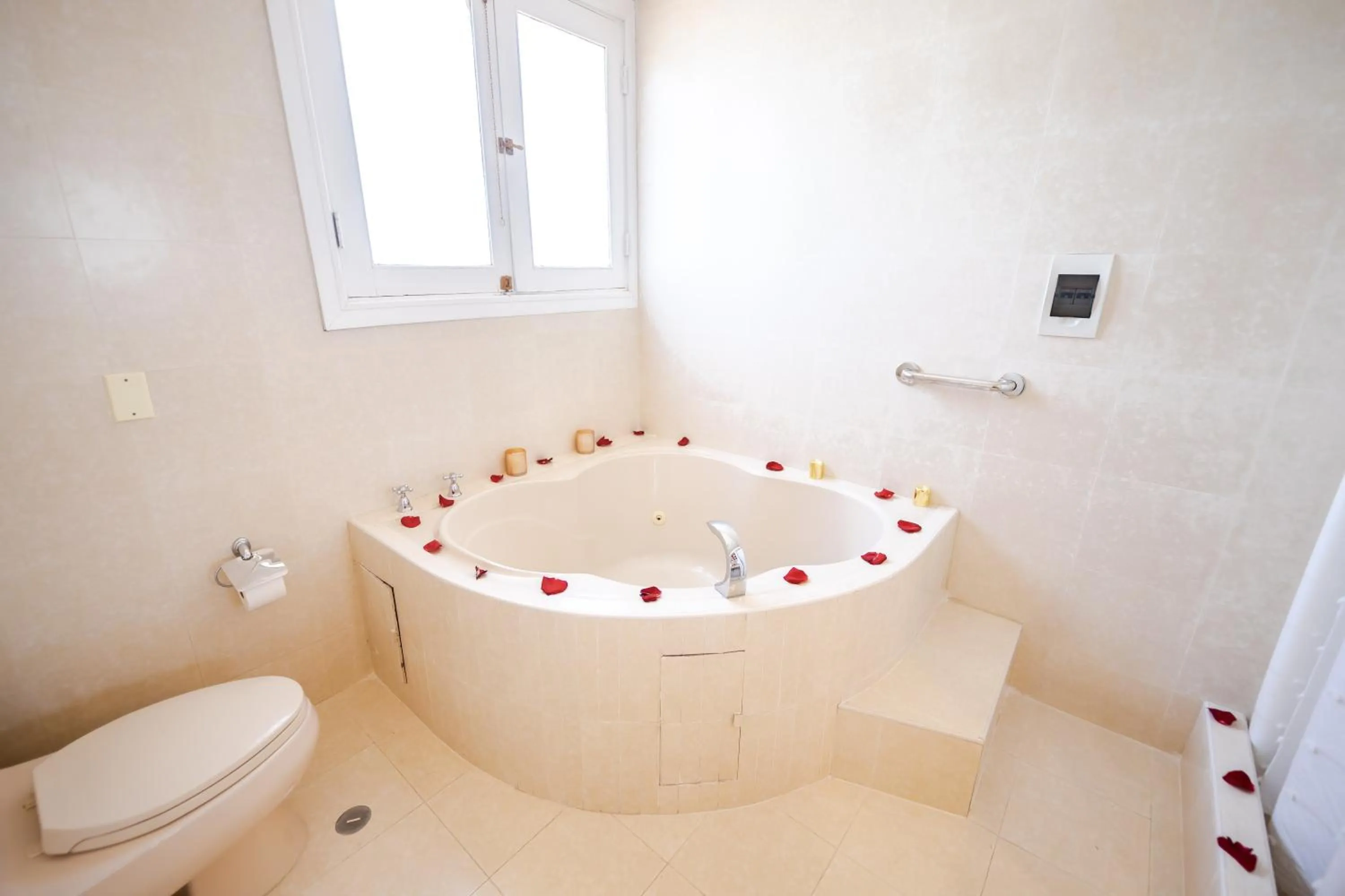 Hot Tub in Hotel Casa Campo by Cassana