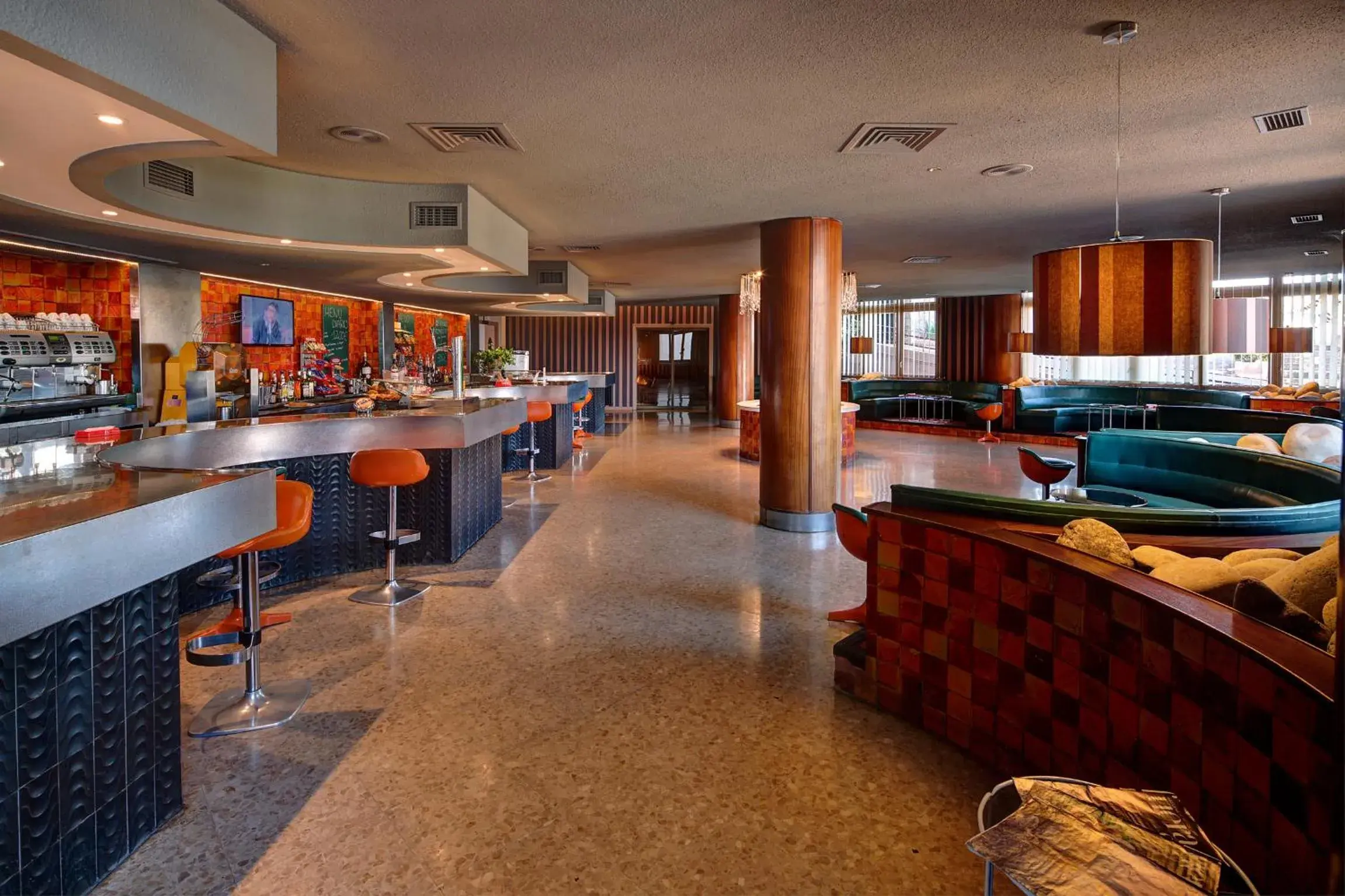 Lounge or bar in Hotel Rey Sancho Ramírez Somontano SL Lounge or bar in Hotel Rey Sancho Ramírez Somontano SL