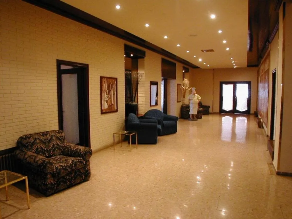 Lobby or reception in Hotel Rey Sancho Ramírez Somontano SL