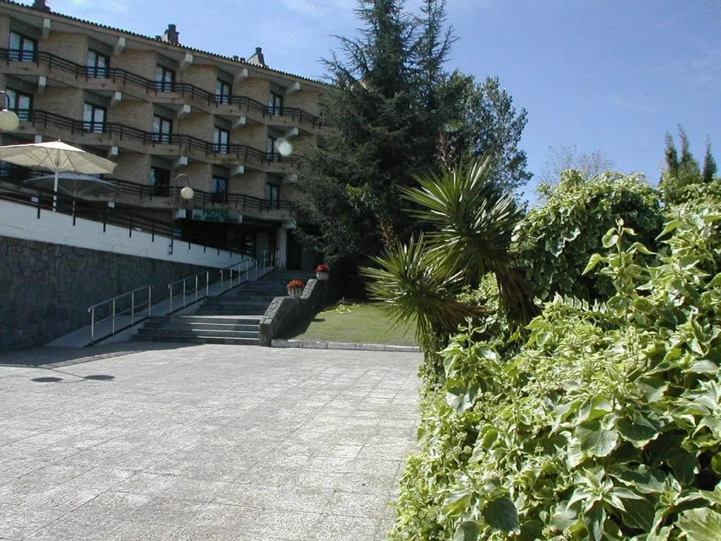 Summer in Hotel Rey Sancho Ramírez Somontano SL